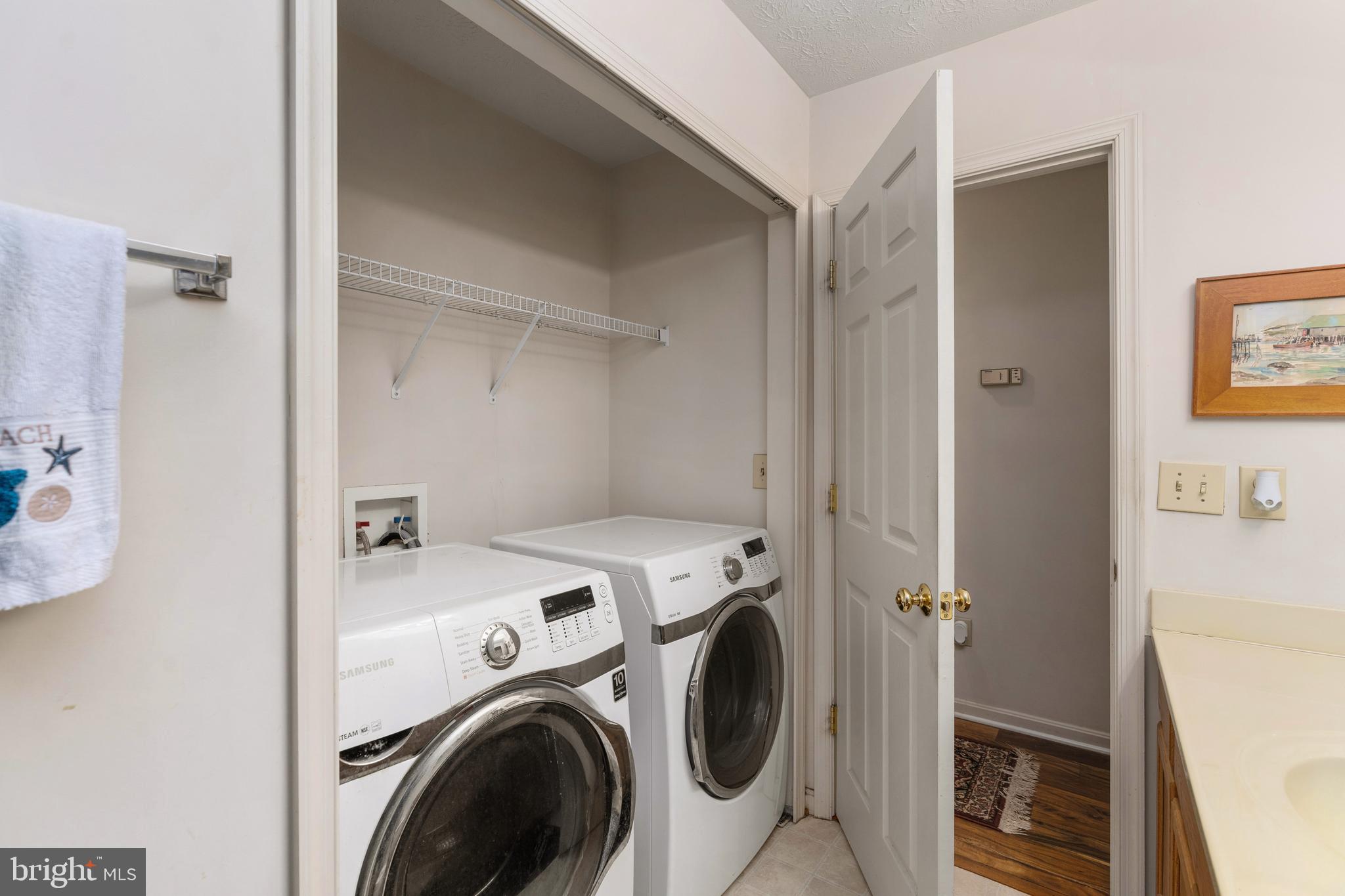 HAMILTONS CROSSING - Residential