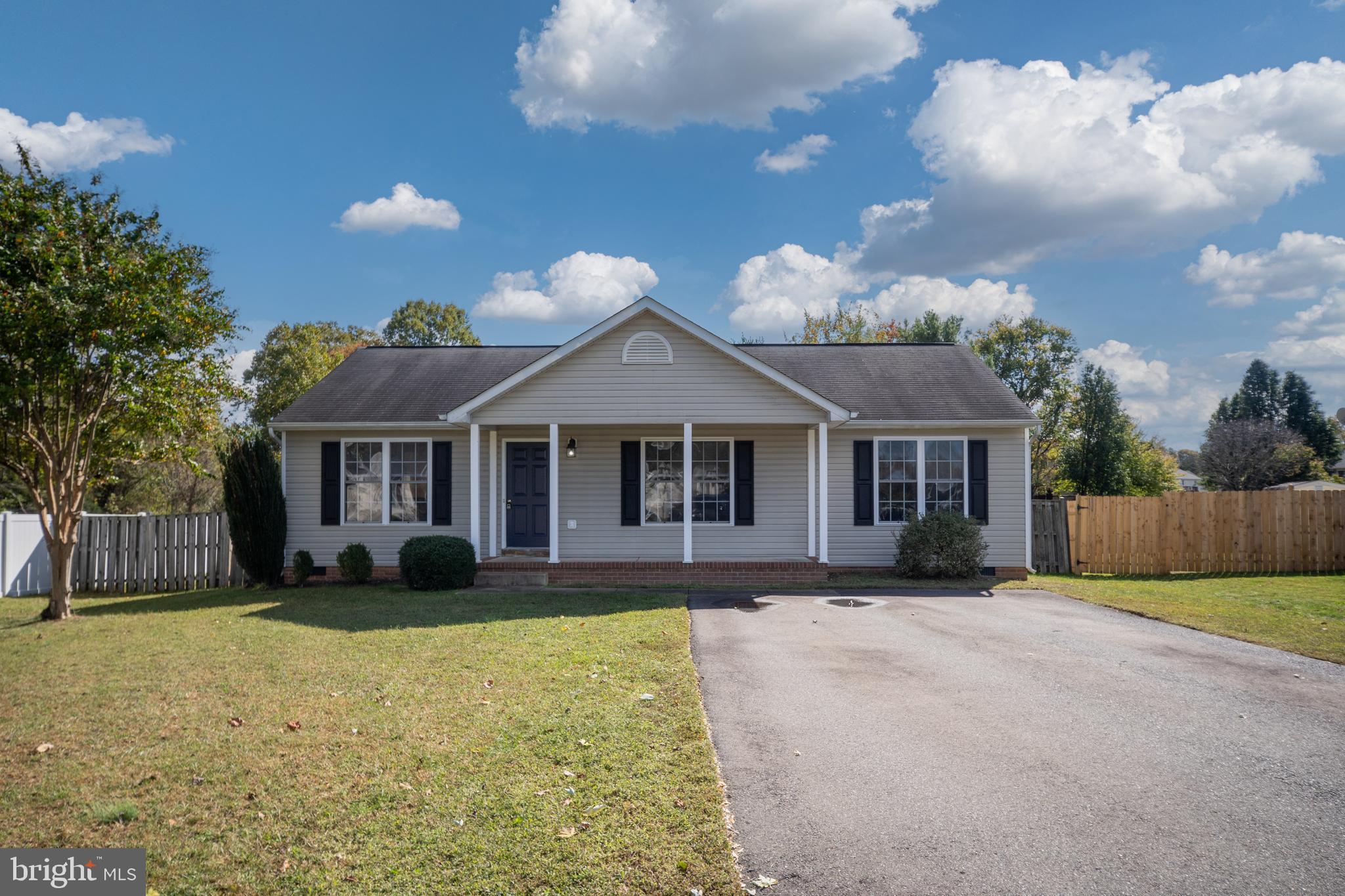 HAMILTONS CROSSING - Residential