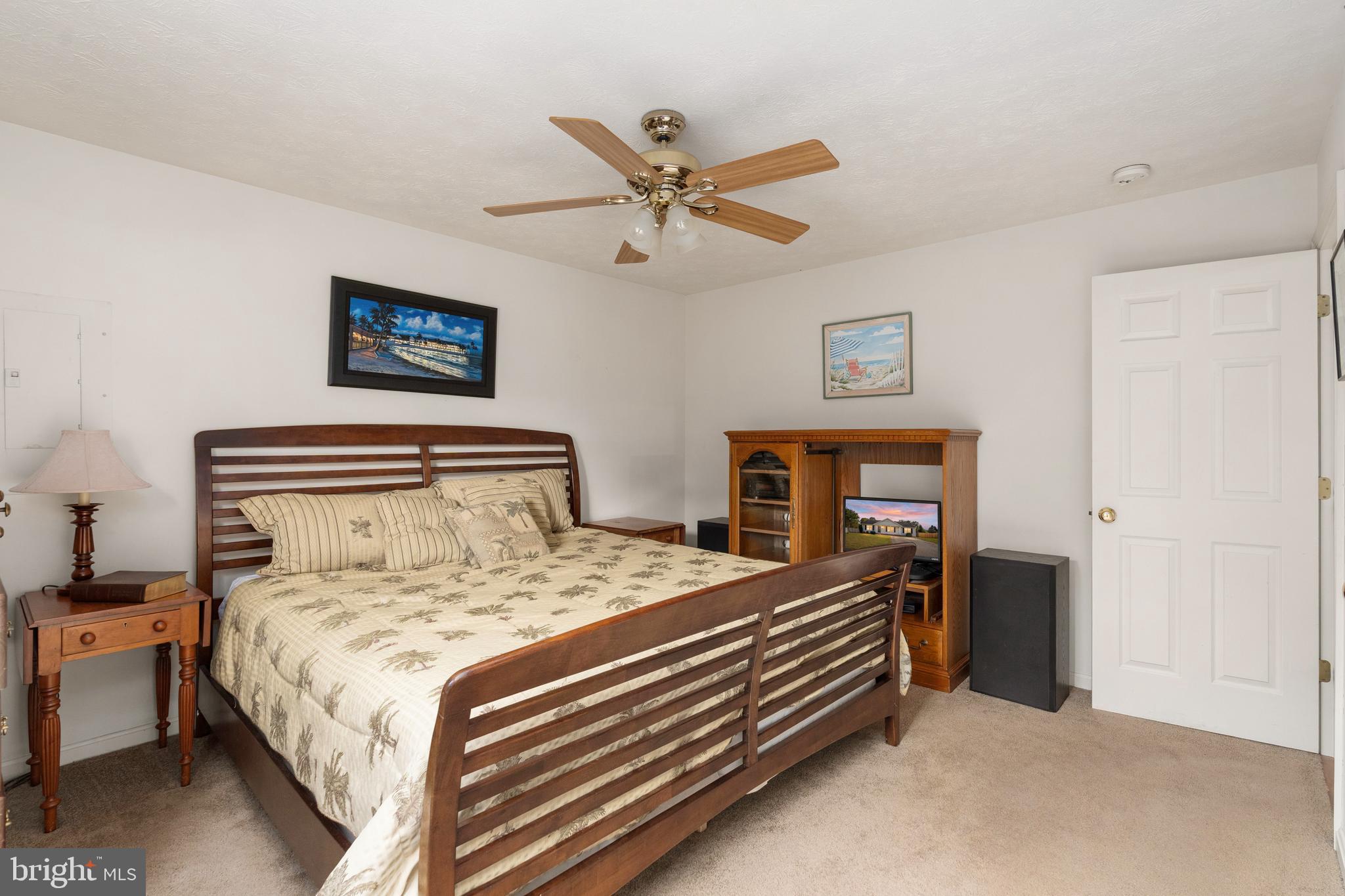 HAMILTONS CROSSING - Residential