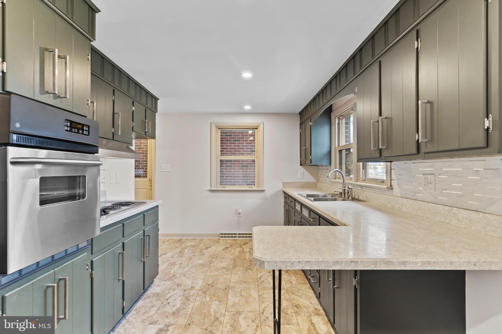 SCHLUSSER VILLAGE - Residential