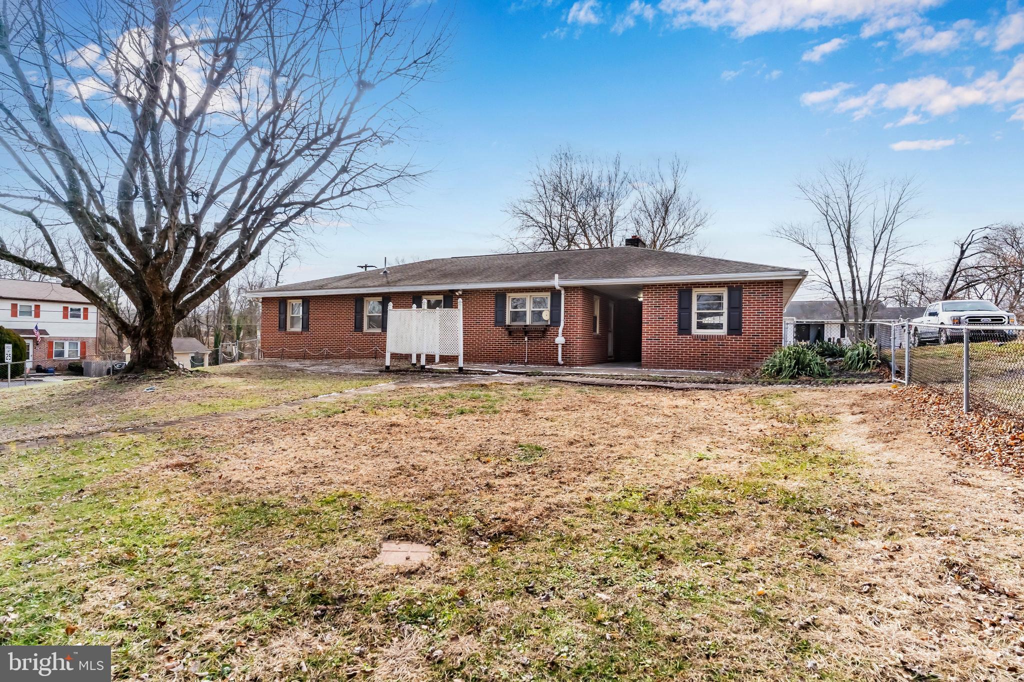 1913 MAPLEWOOD DRIVE