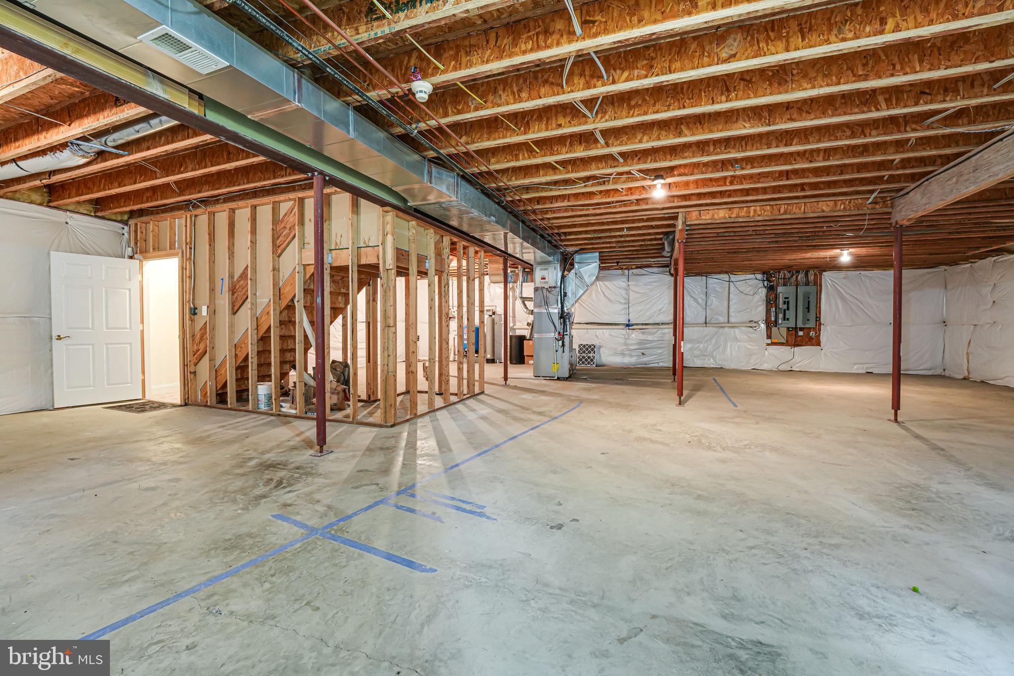 ROUND HILL - Residential