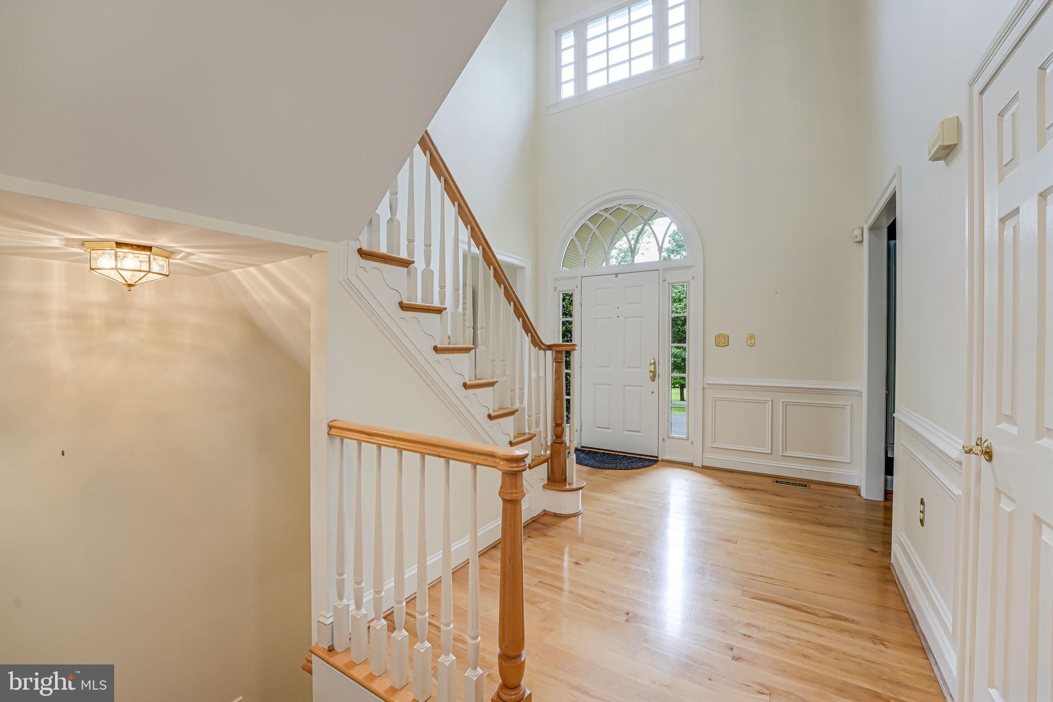 ROUND HILL - Residential