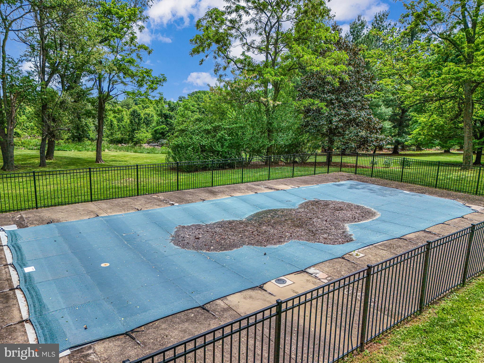 ROUND HILL - Residential