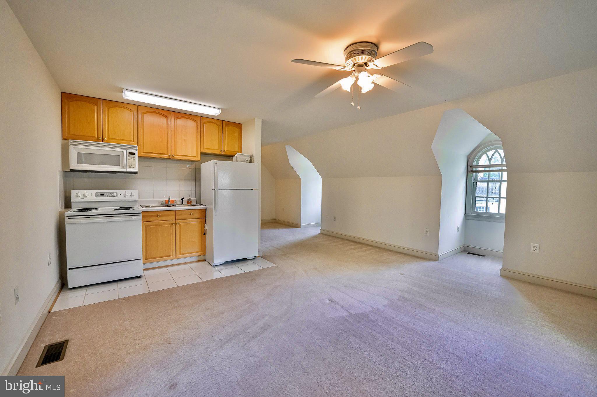 ROUND HILL - Residential