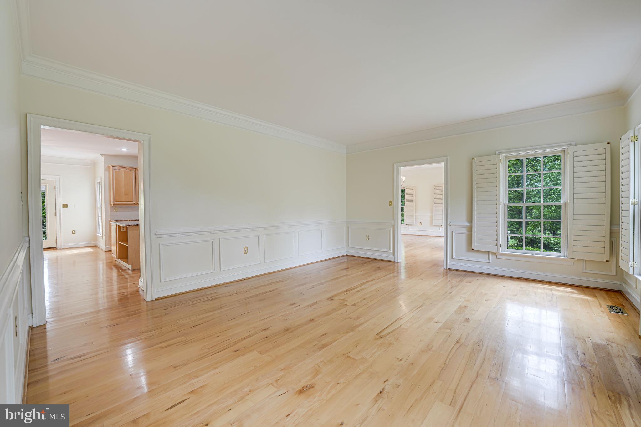 ROUND HILL - Residential