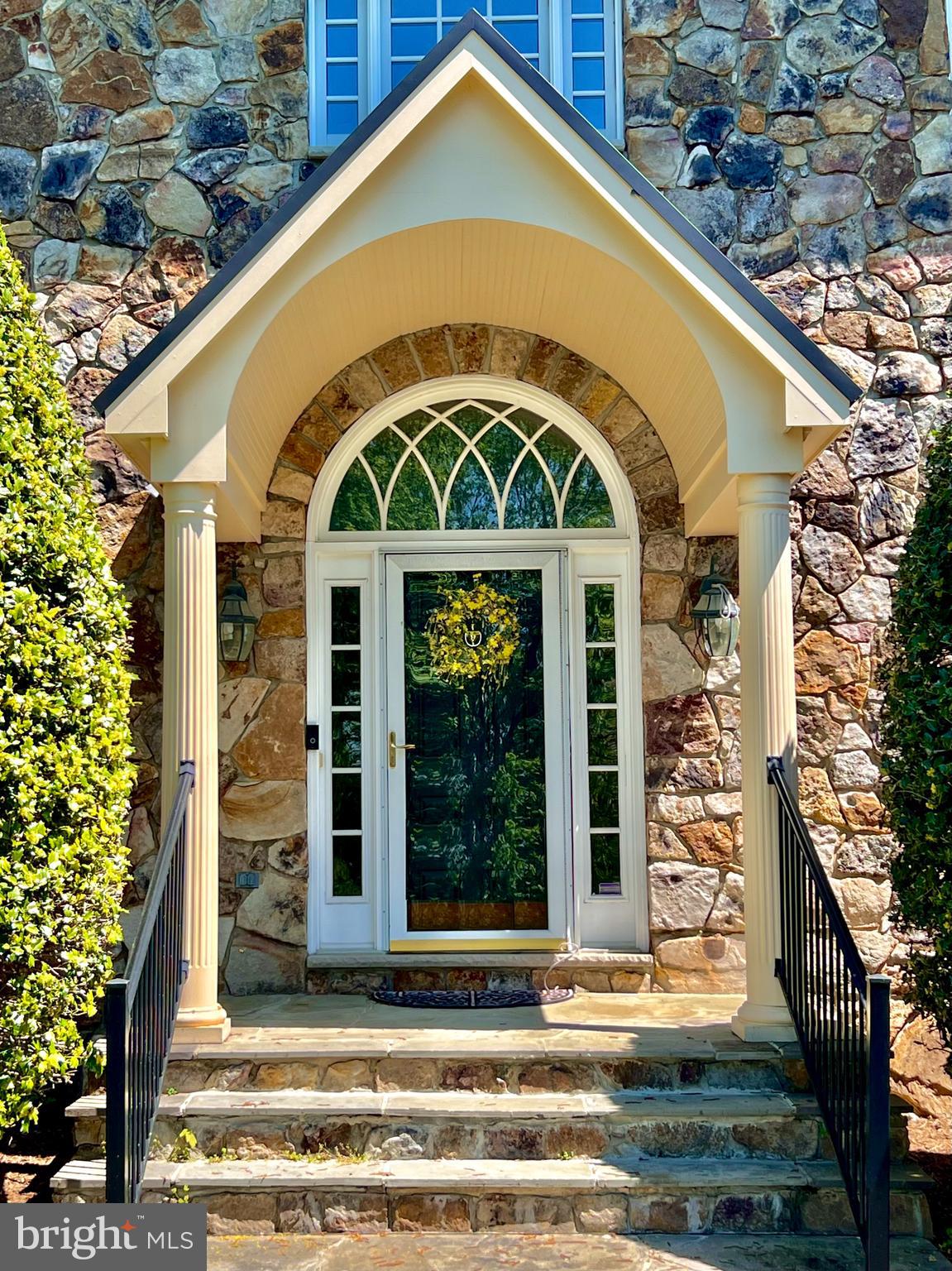 ROUND HILL - Residential