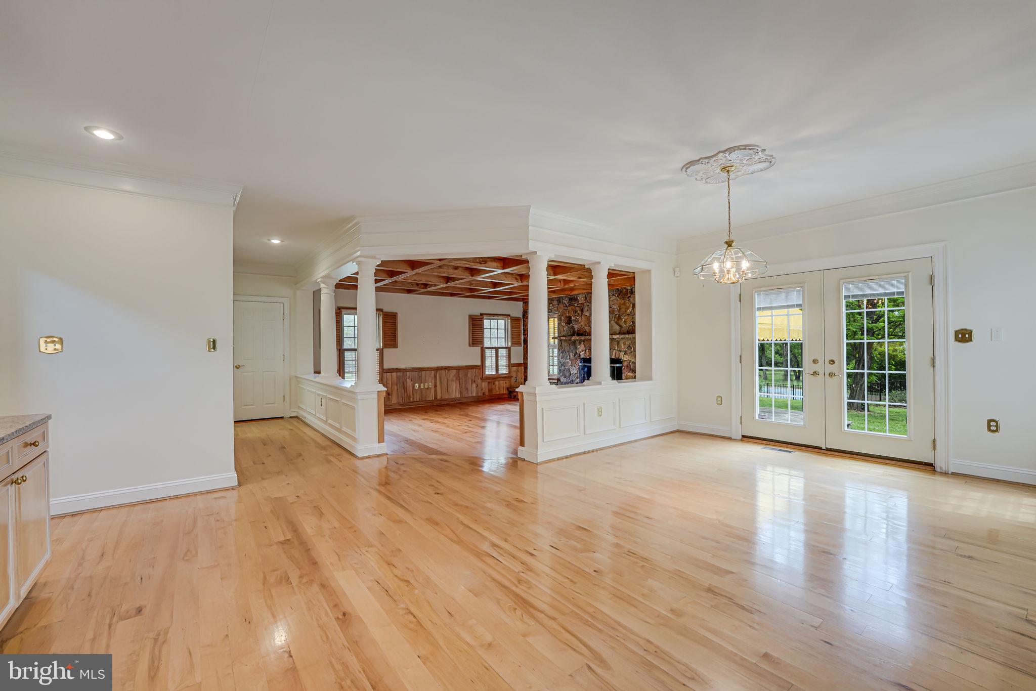 ROUND HILL - Residential