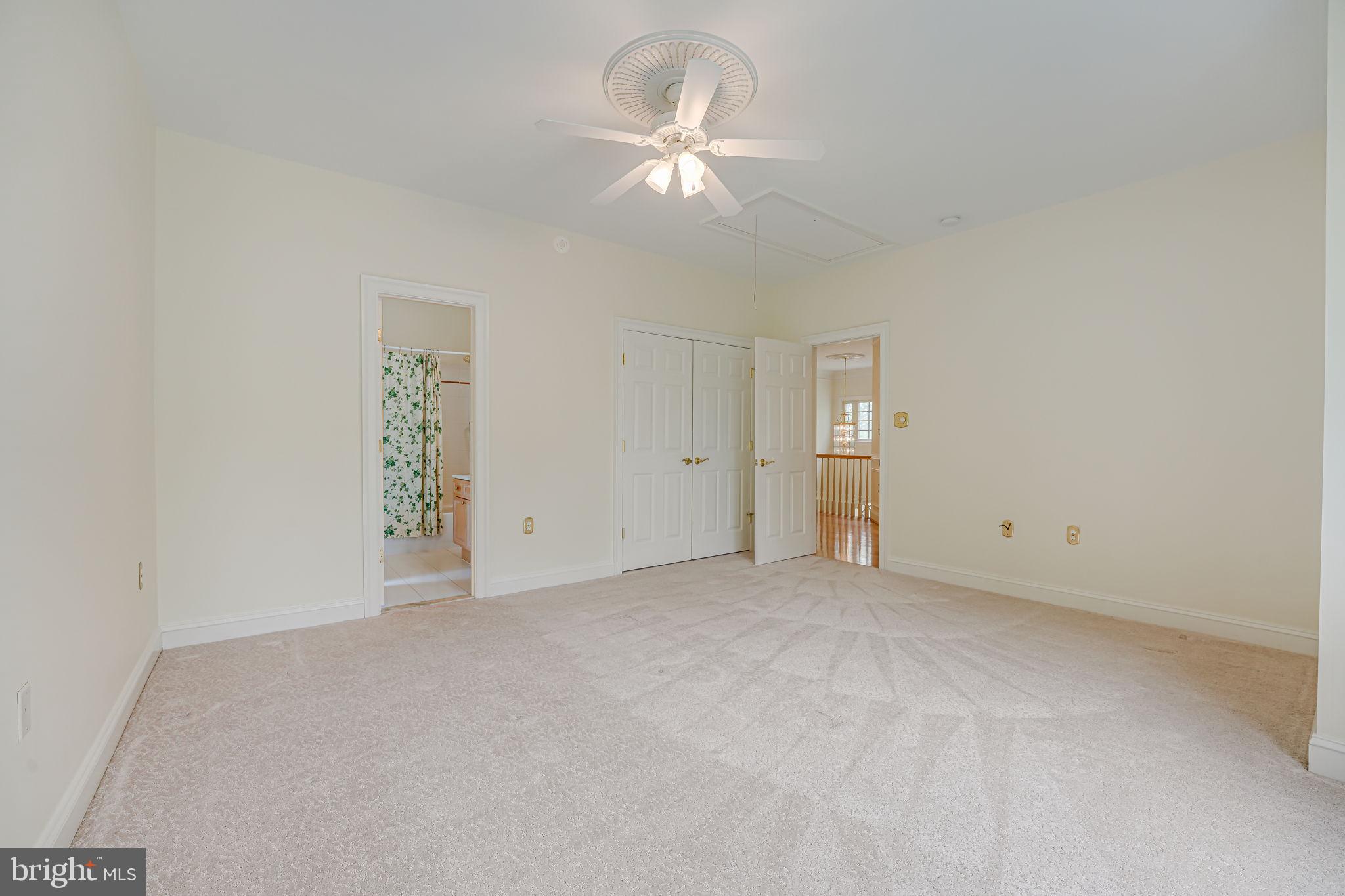 ROUND HILL - Residential