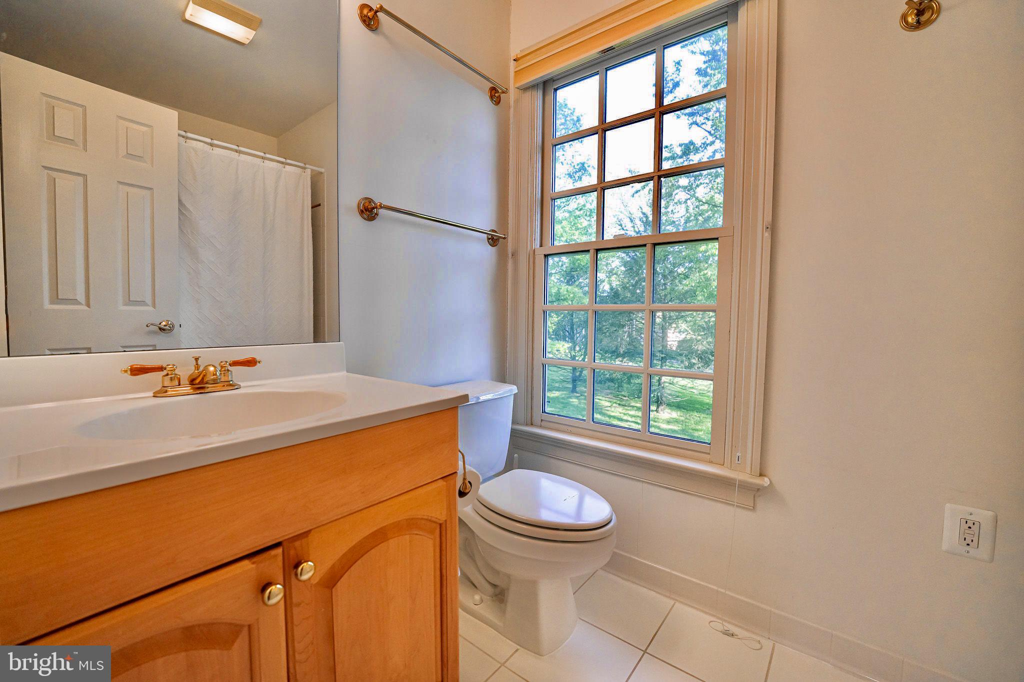 ROUND HILL - Residential