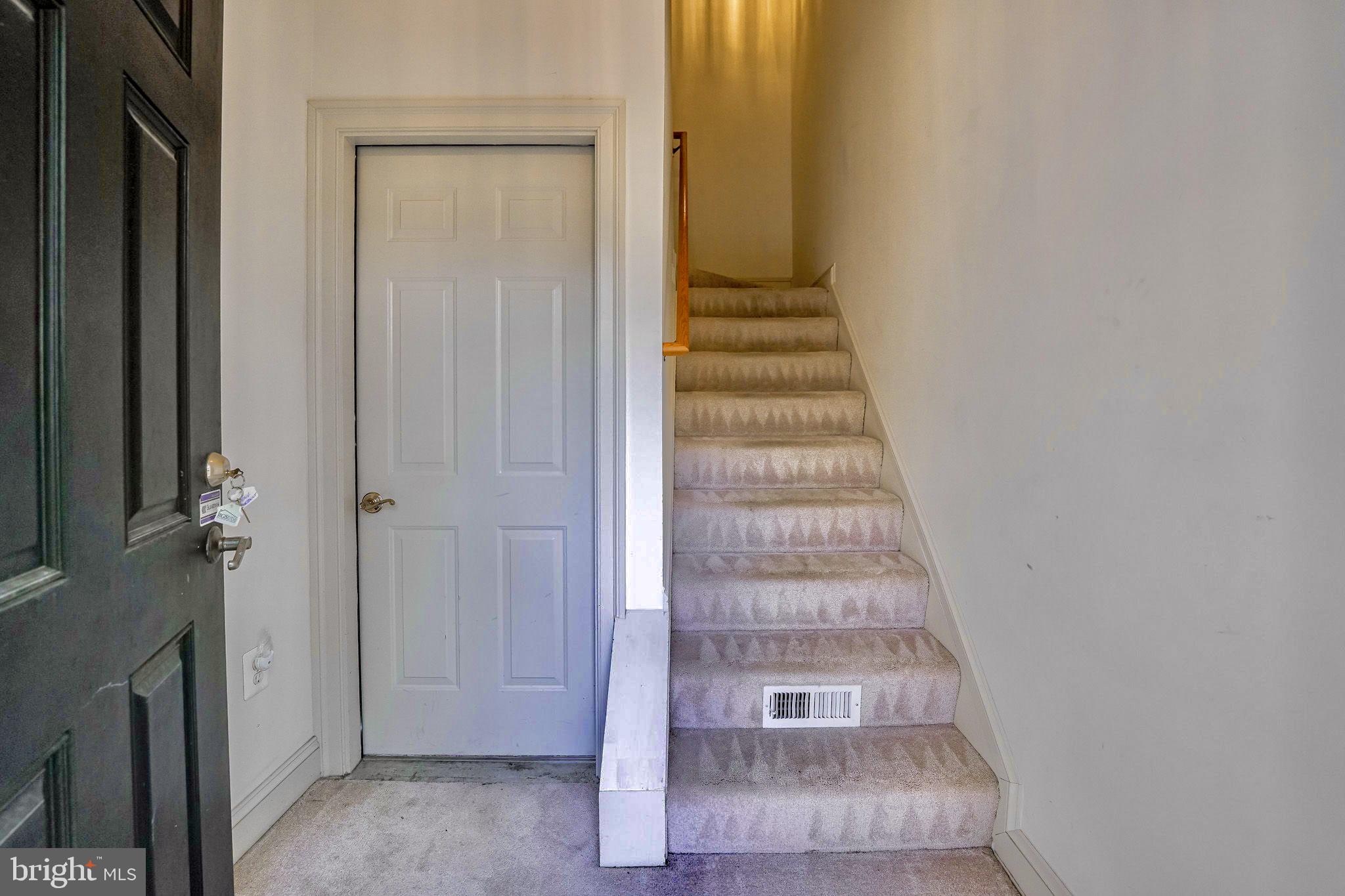 ROUND HILL - Residential