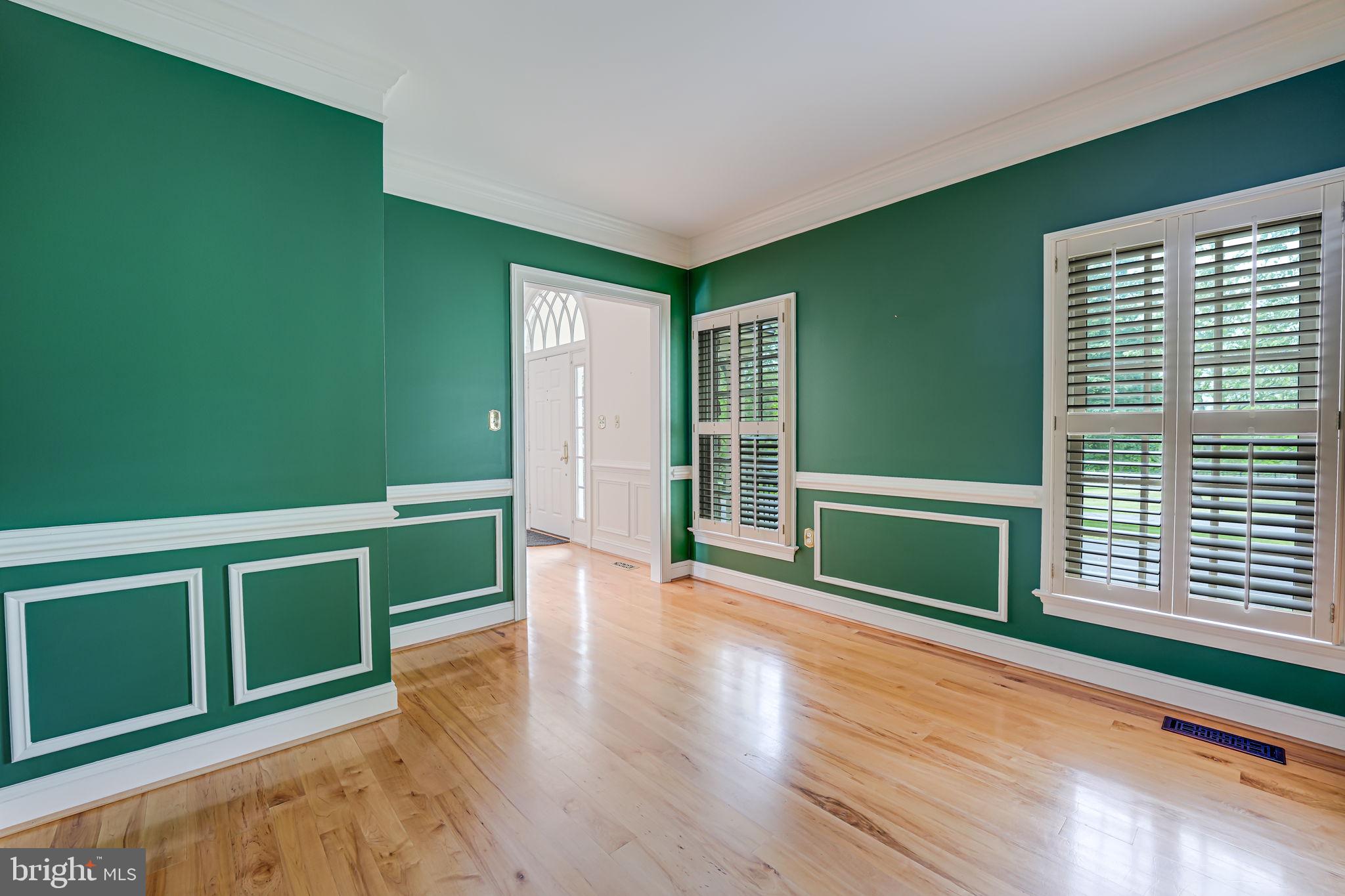 ROUND HILL - Residential