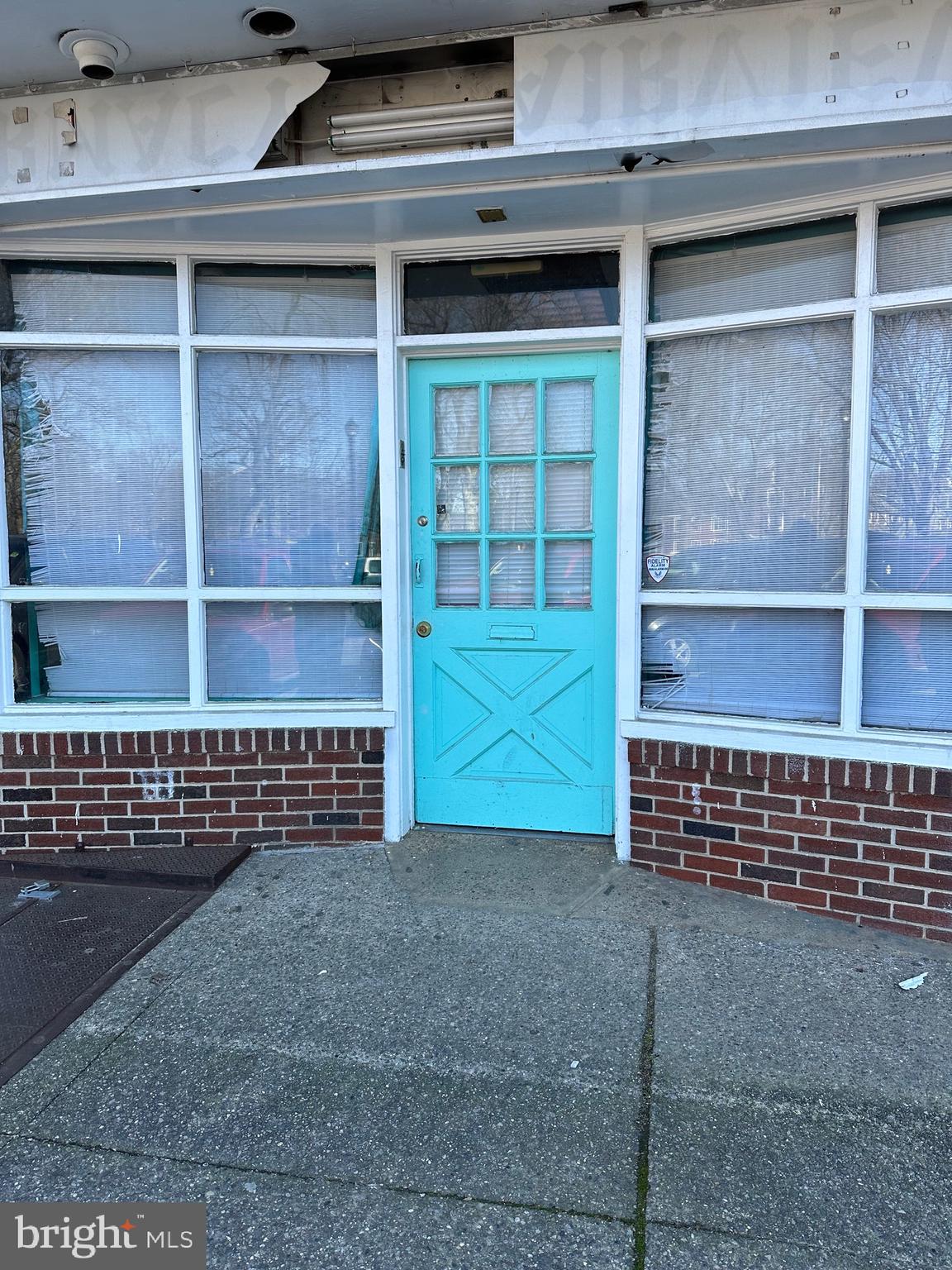 1192 YORKSHIP SQUARE