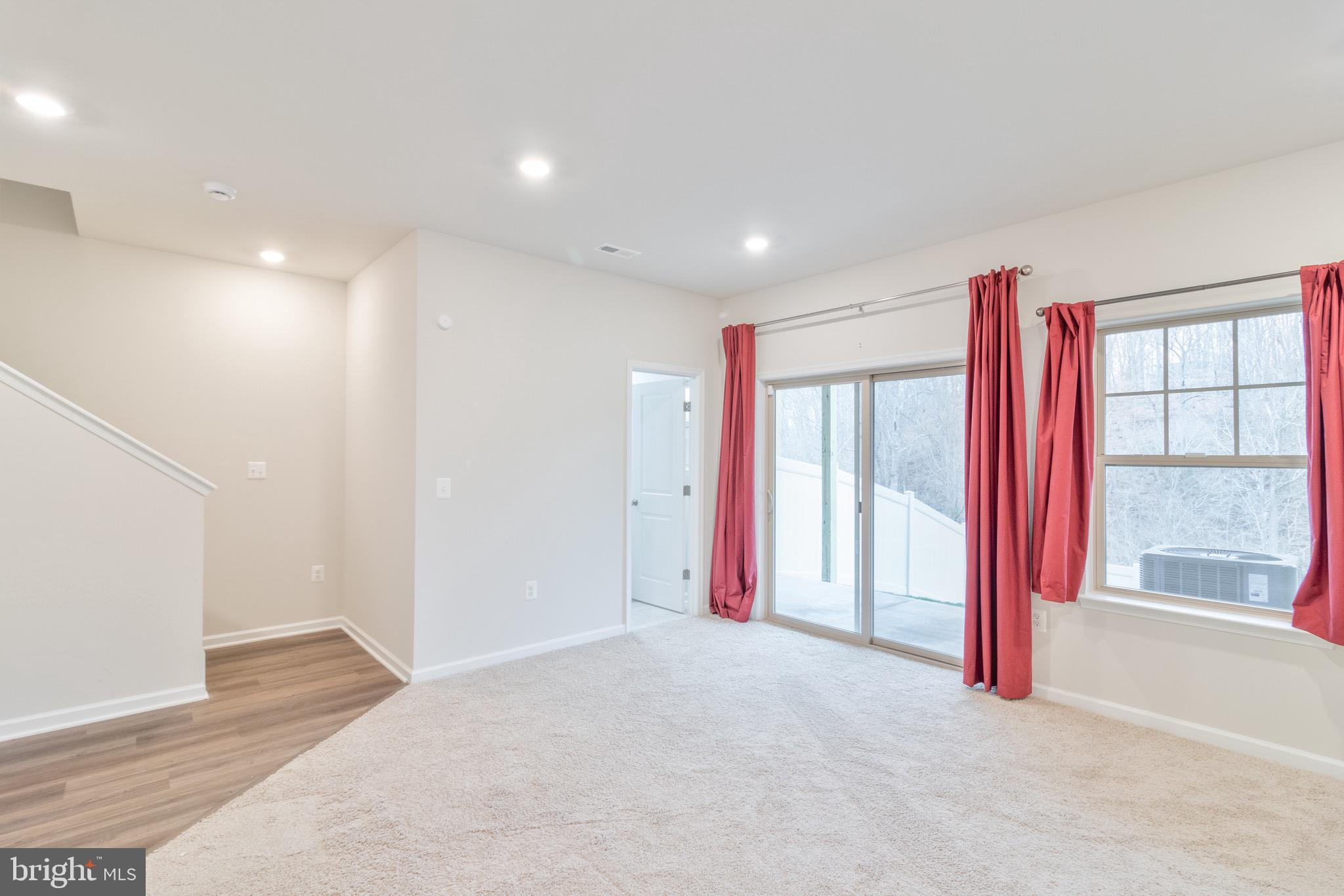 WHITSON WOODS - Residential