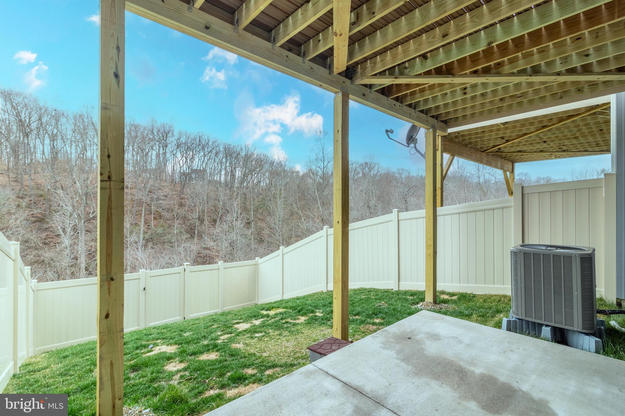 WHITSON WOODS - Residential