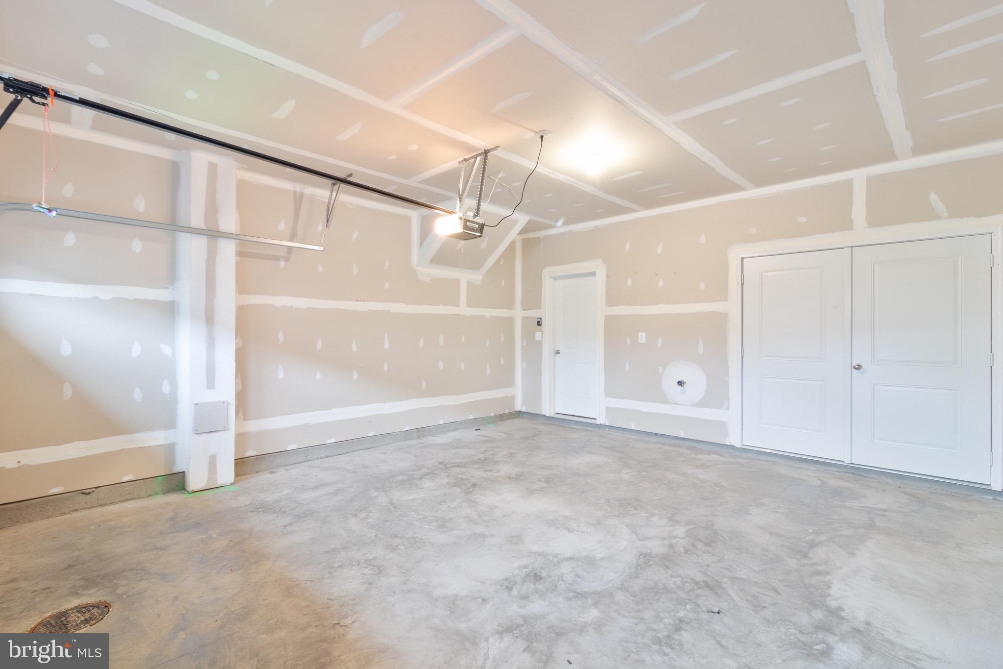 WHITSON WOODS - Residential