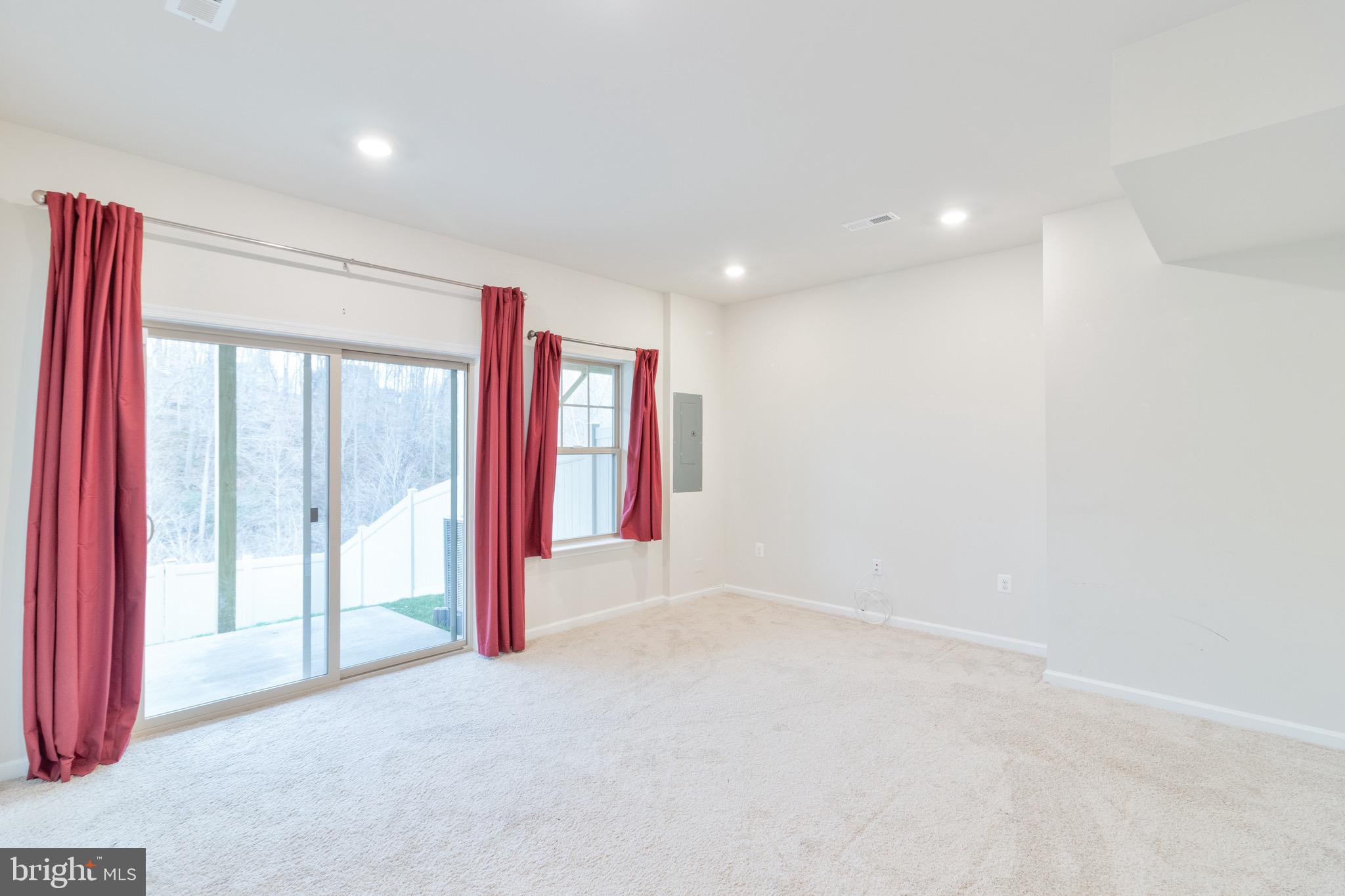 WHITSON WOODS - Residential