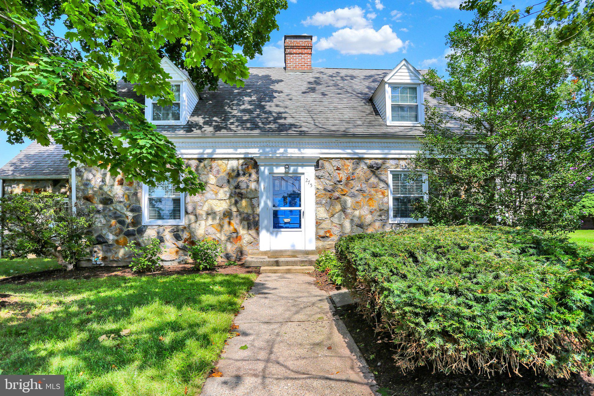 275 GRACE STREET