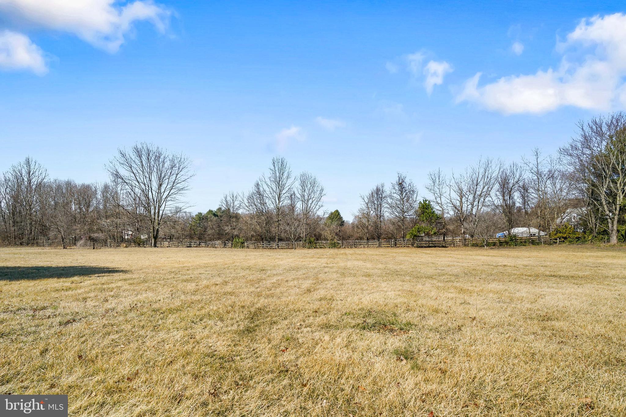 LAKE FOREST ESTATES - Residential