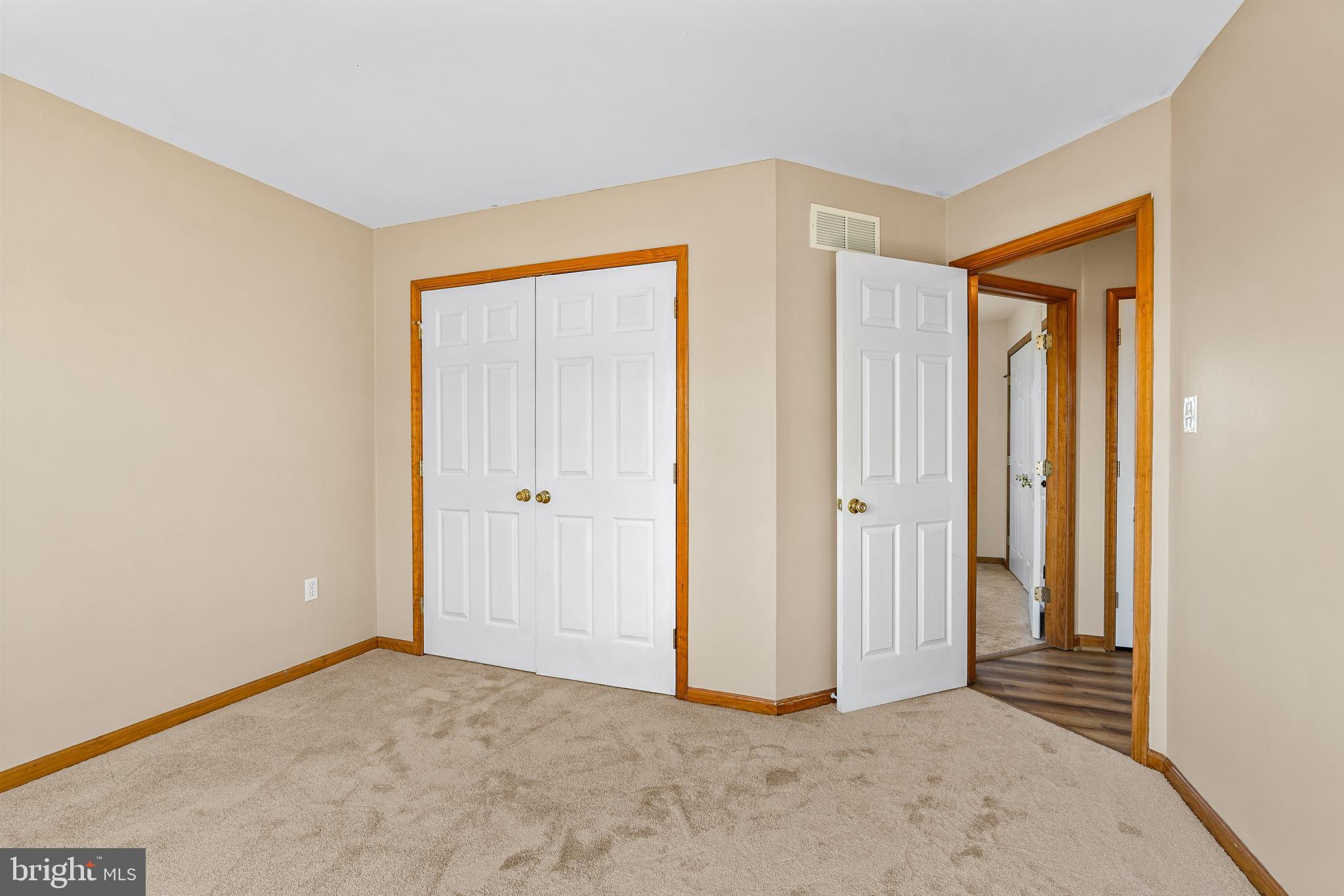 LAKE FOREST ESTATES - Residential