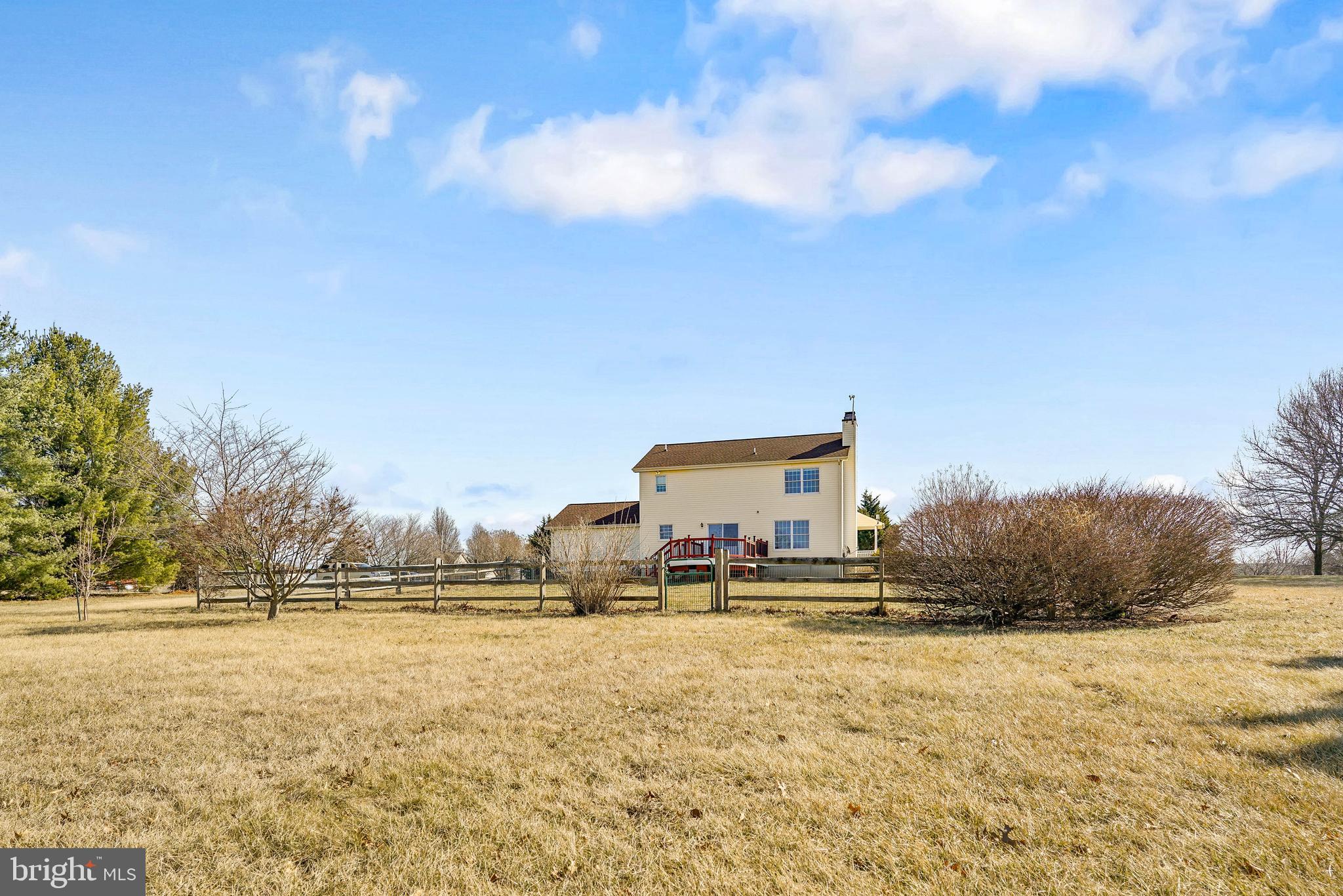 LAKE FOREST ESTATES - Residential