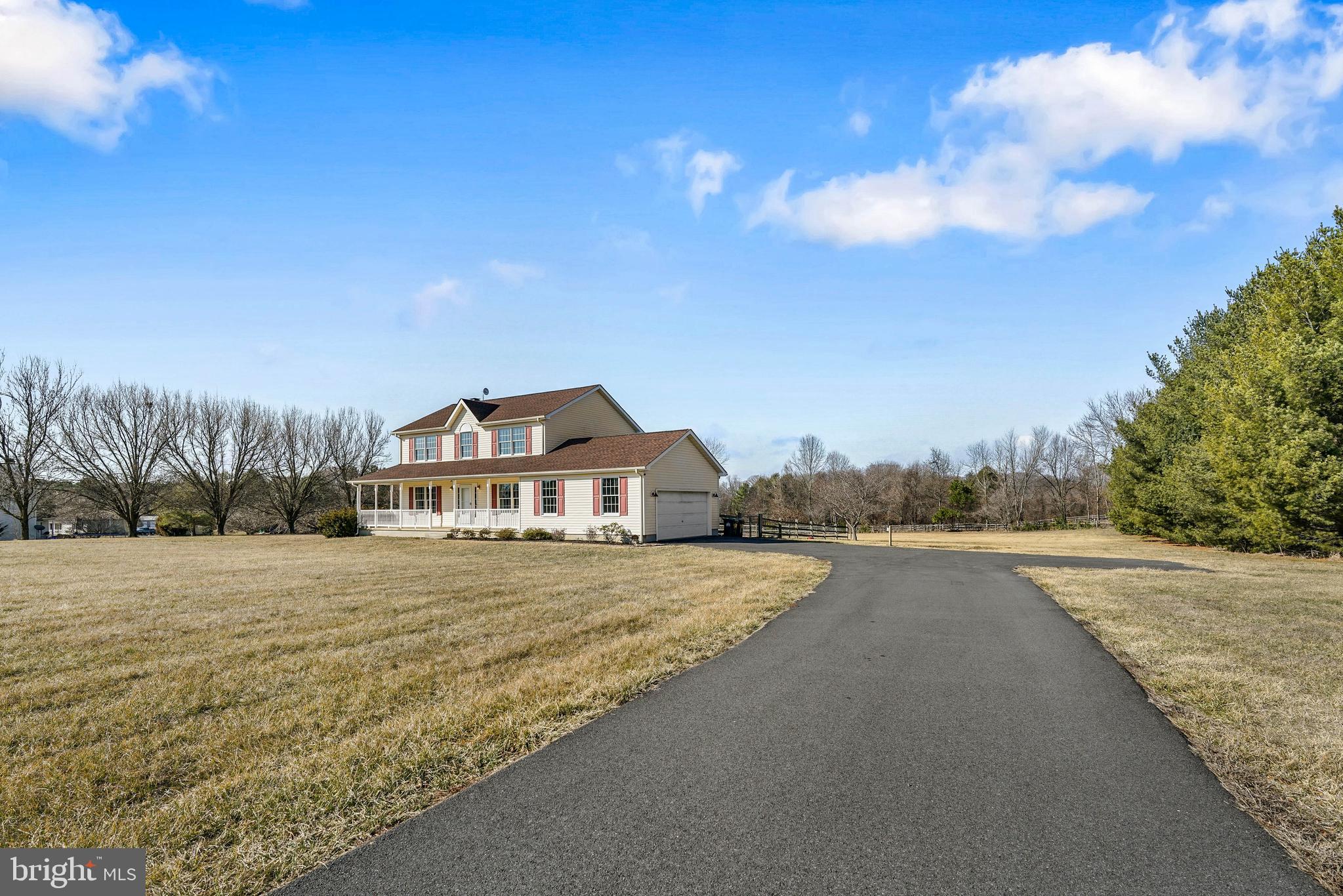 LAKE FOREST ESTATES - Residential