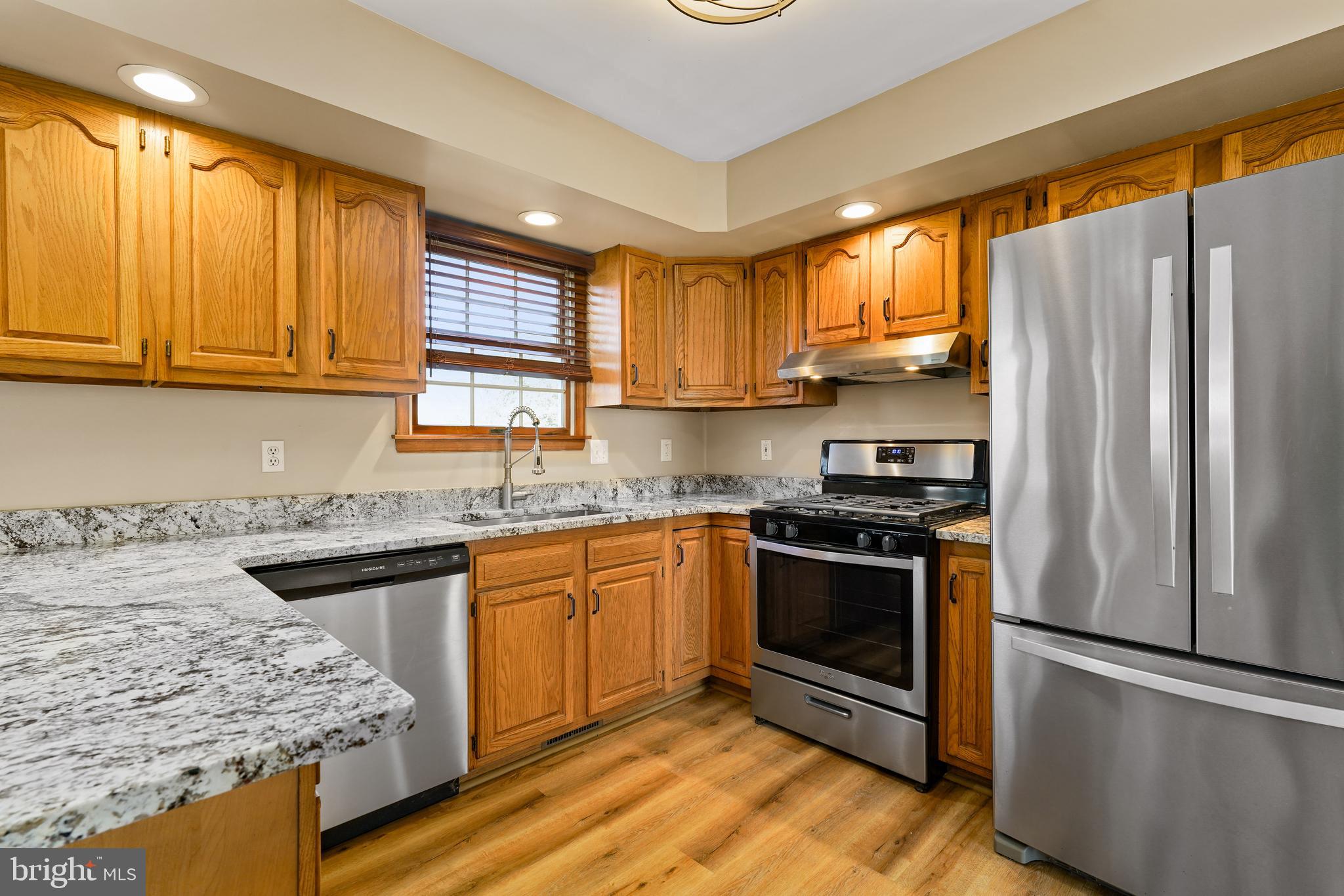 LAKE FOREST ESTATES - Residential