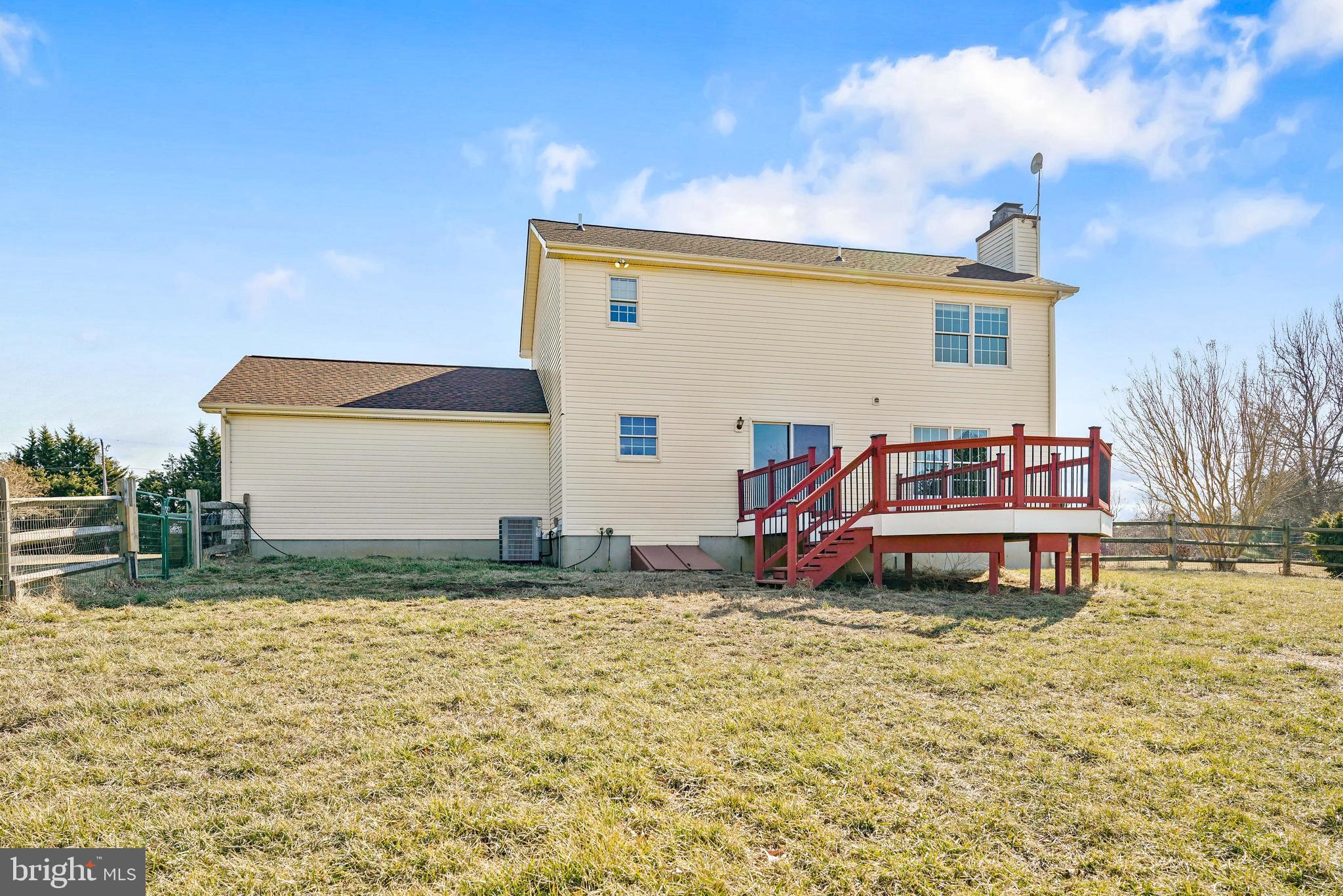 LAKE FOREST ESTATES - Residential