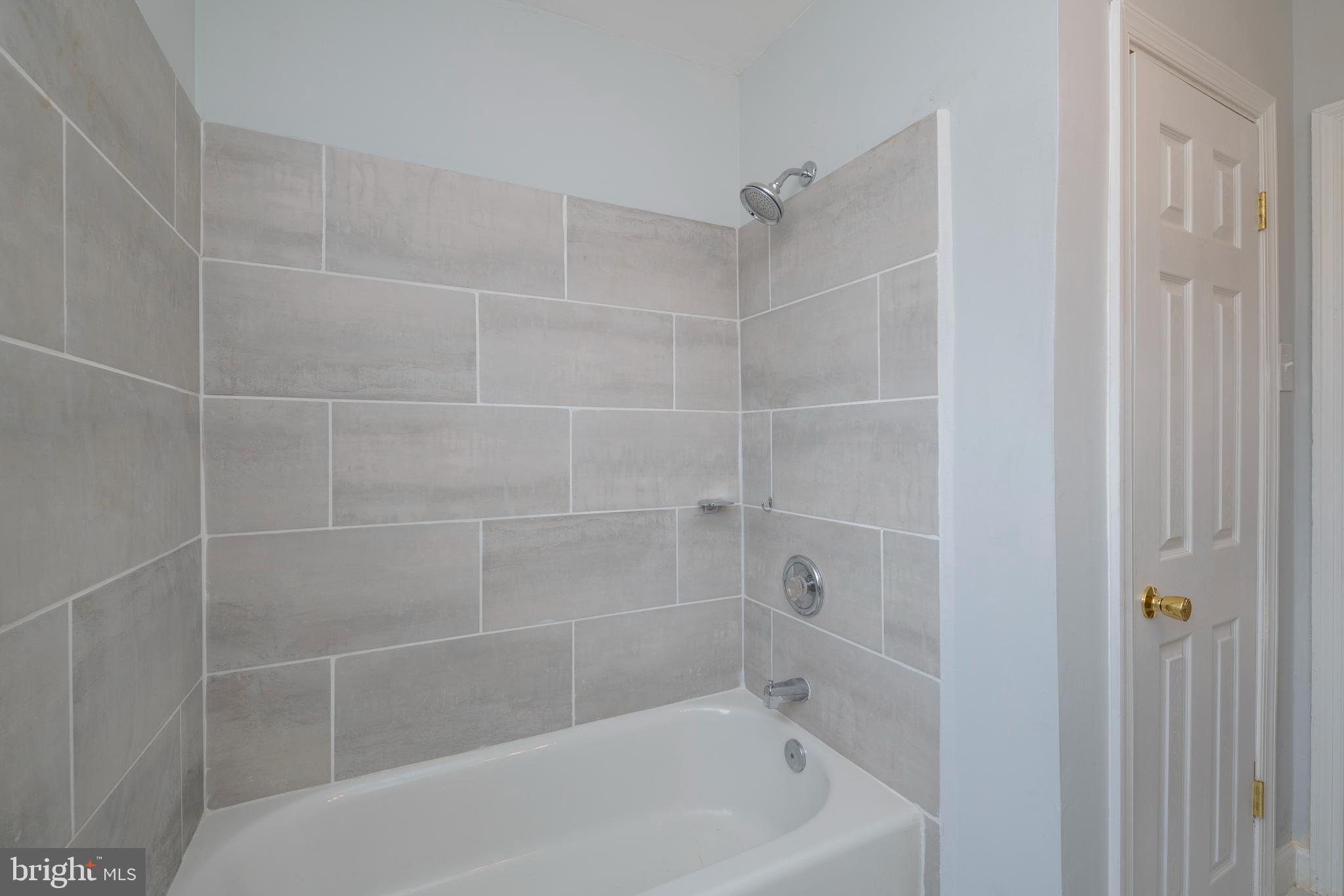 IDLEWOOD - Residential