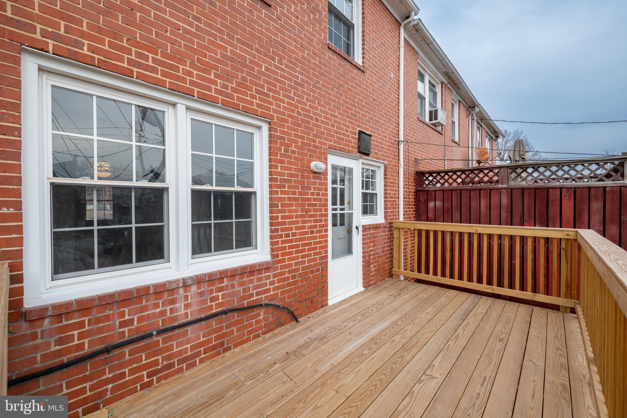 IDLEWOOD - Residential