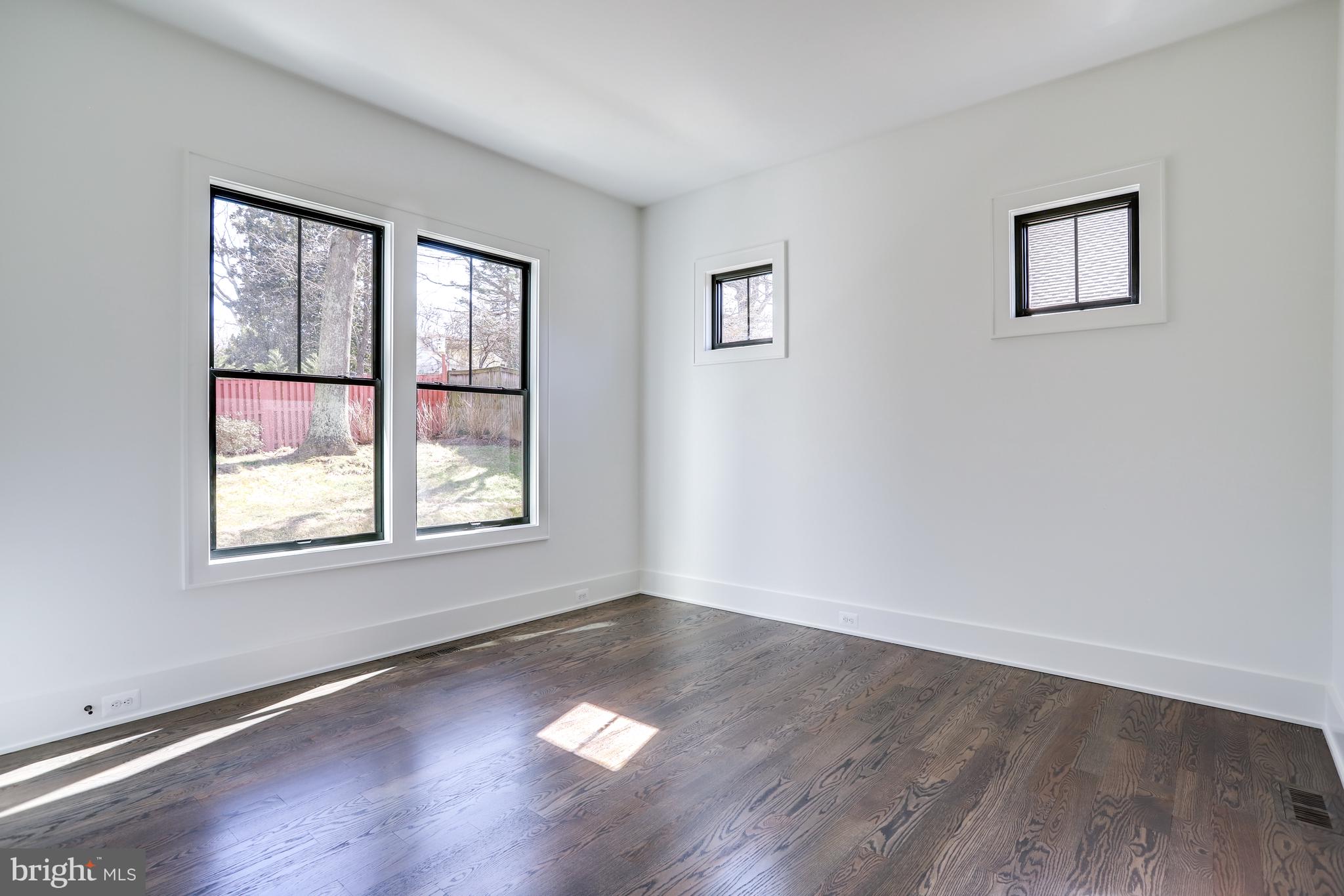 LONGWOOD GROVE - Residential