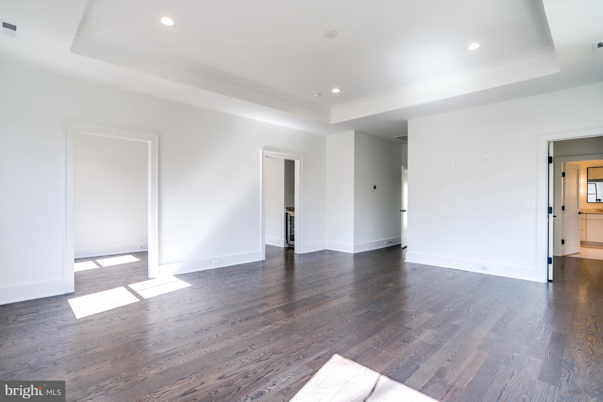 LONGWOOD GROVE - Residential