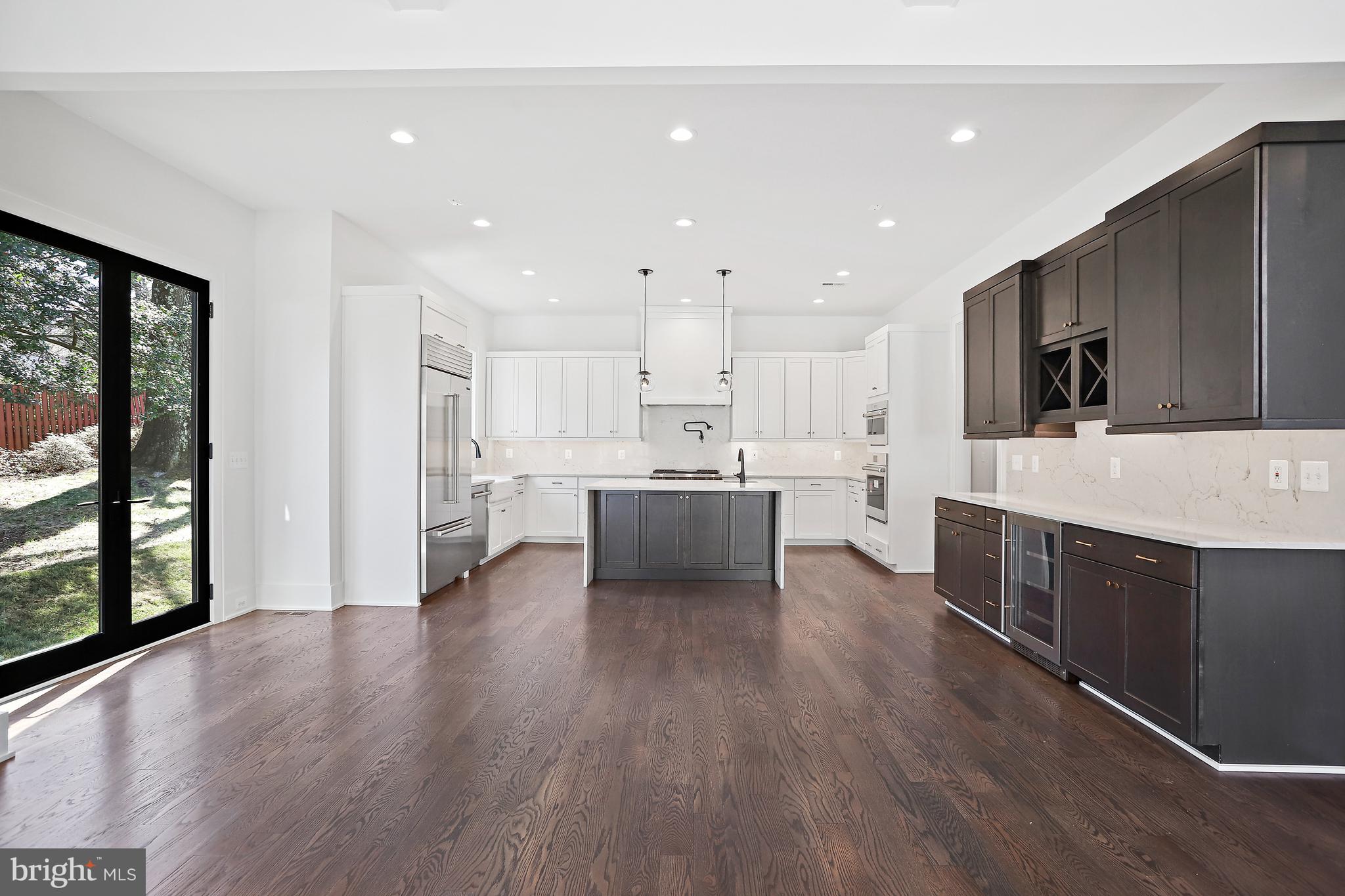 LONGWOOD GROVE - Residential