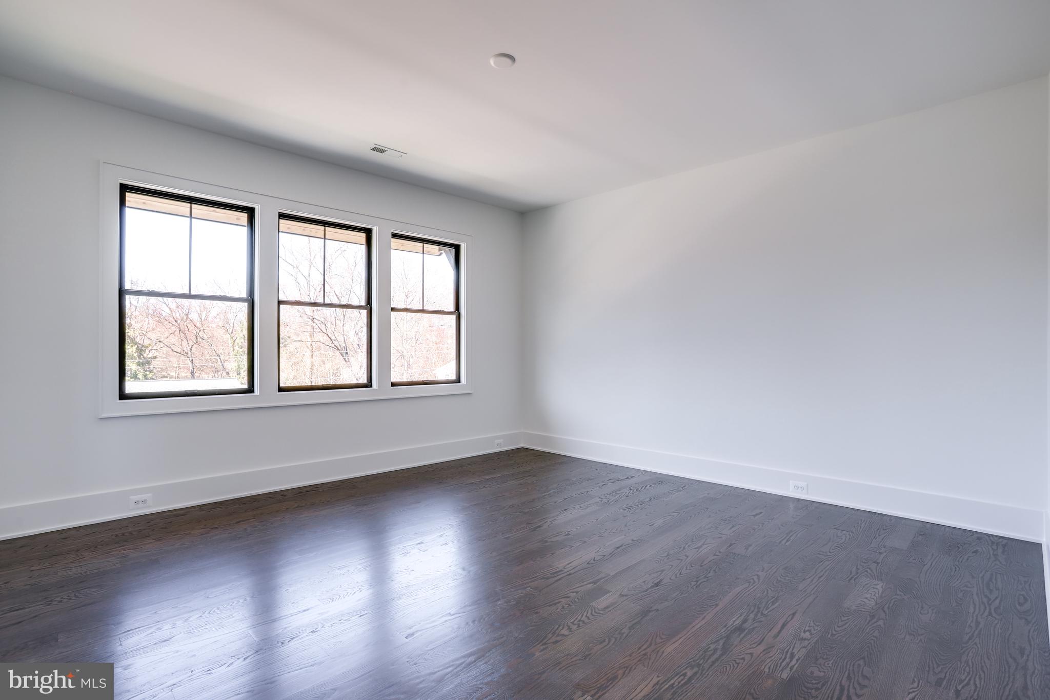 LONGWOOD GROVE - Residential