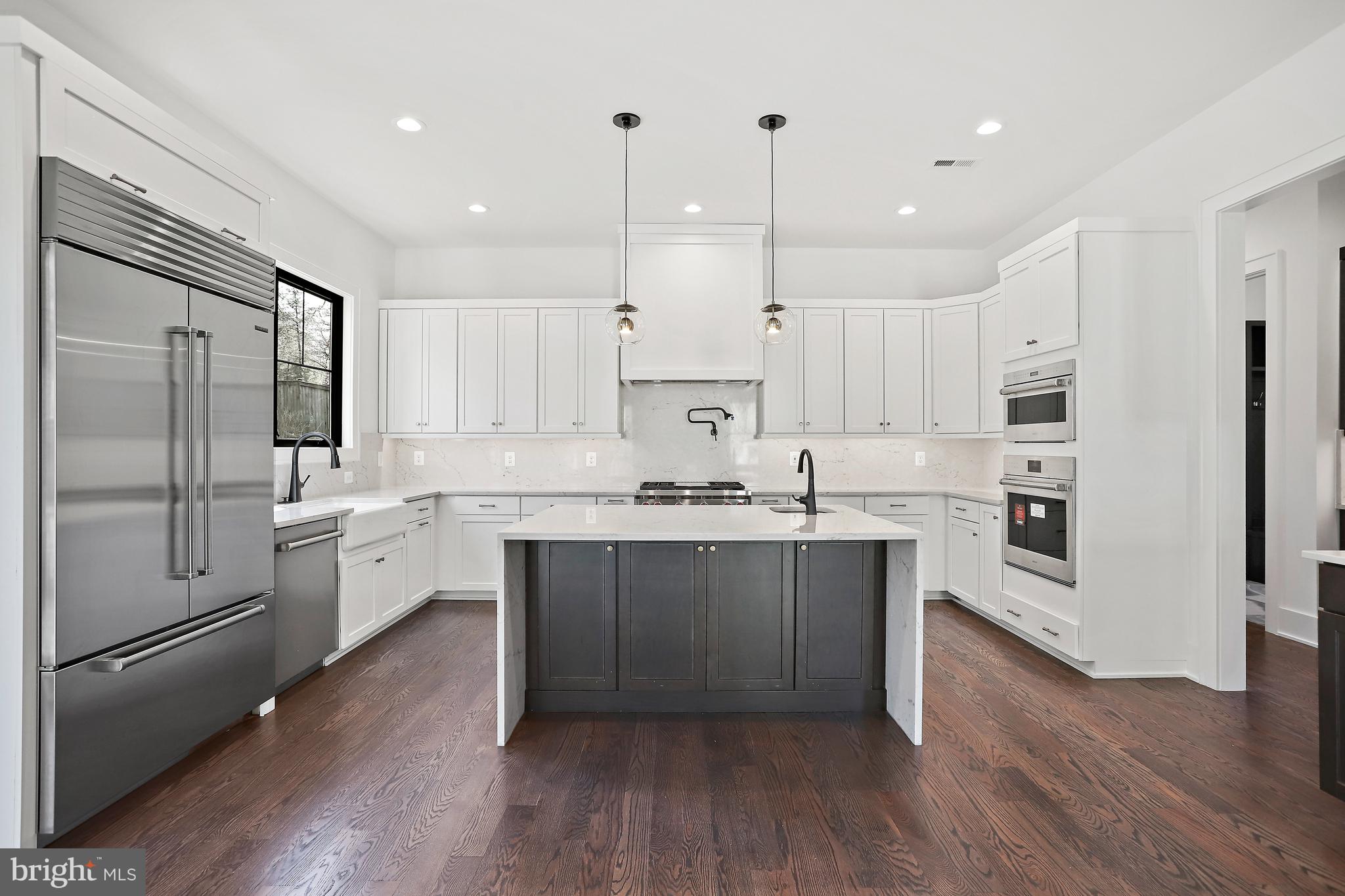 LONGWOOD GROVE - Residential