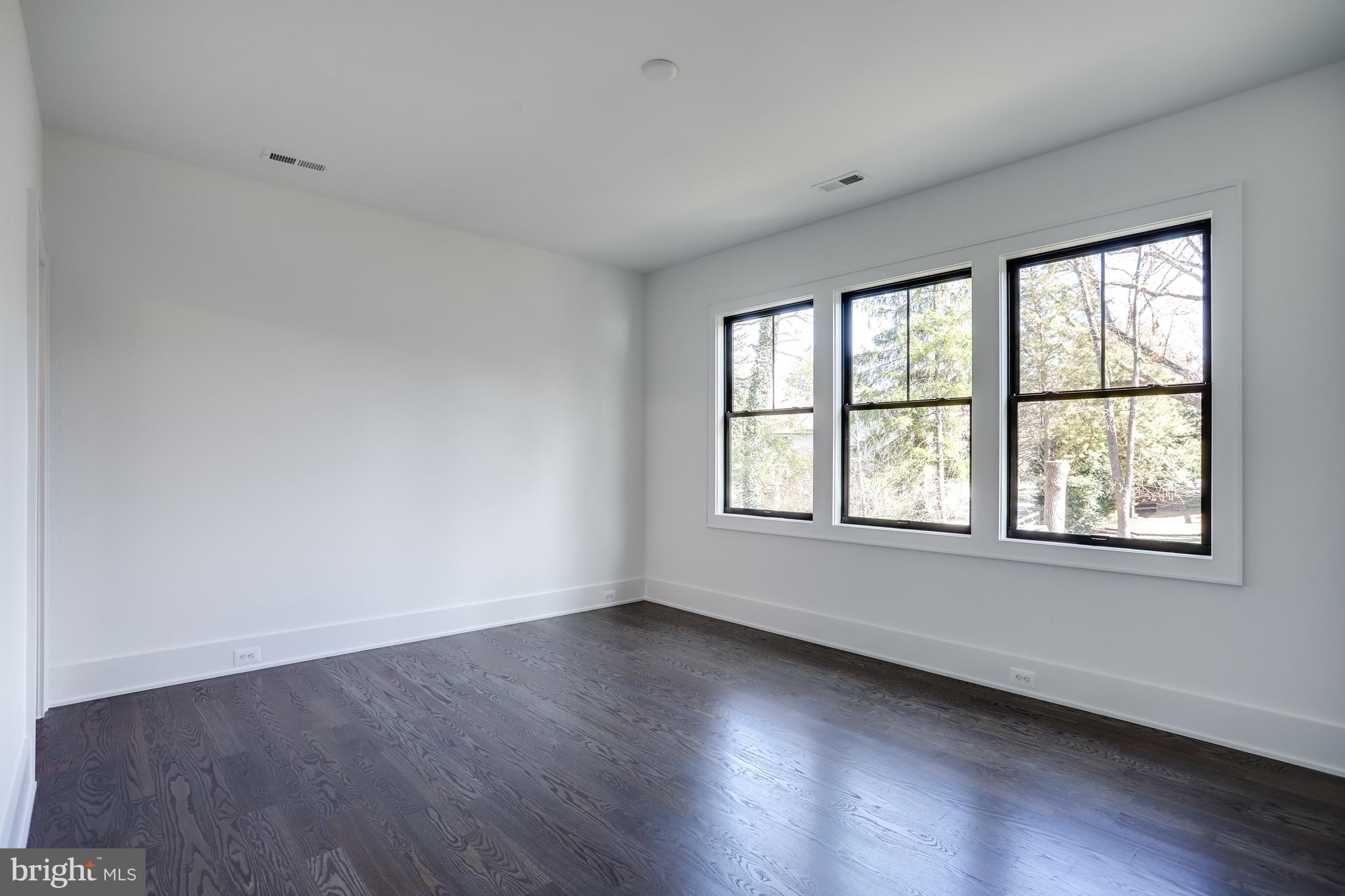 LONGWOOD GROVE - Residential