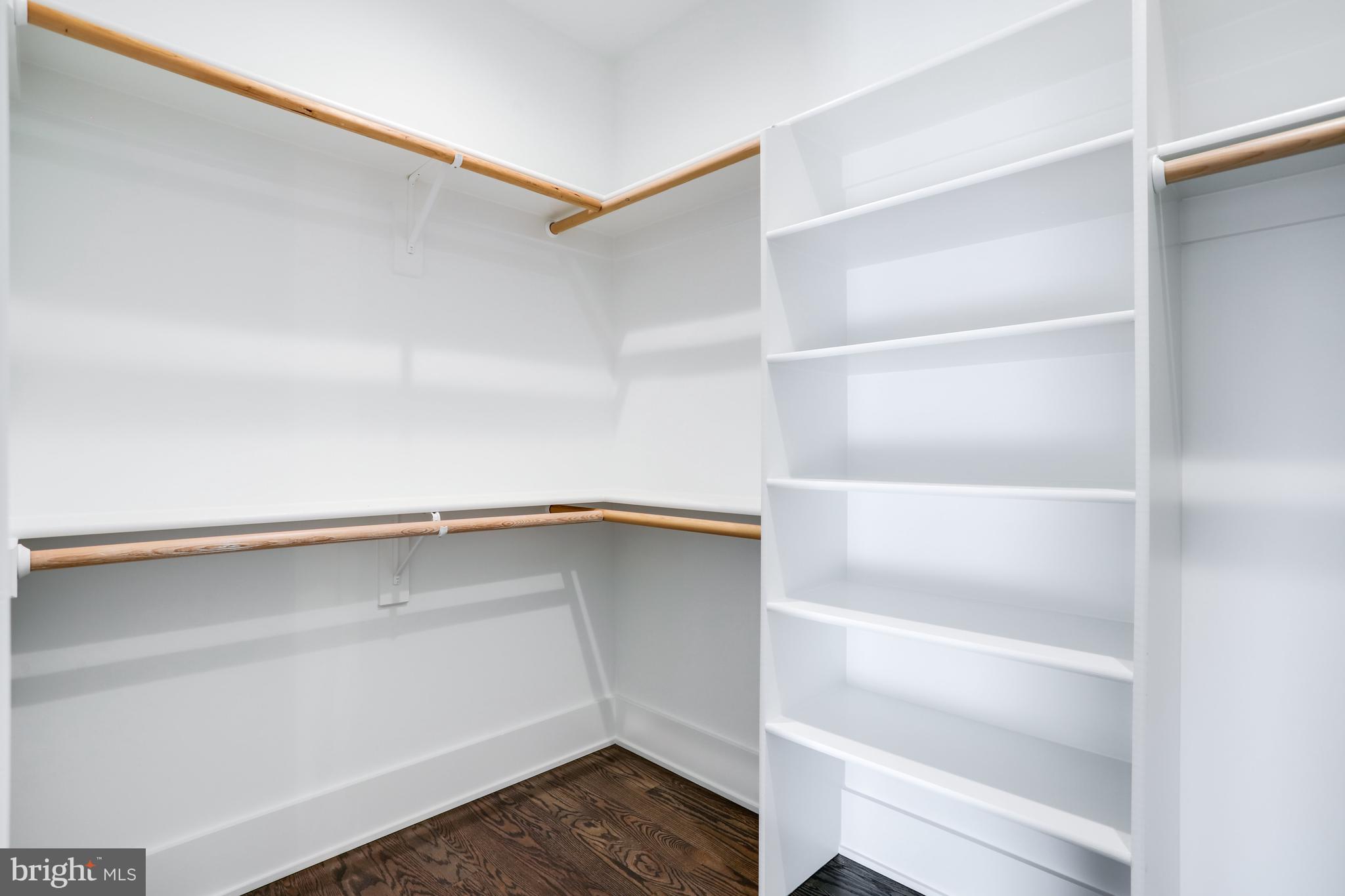 LONGWOOD GROVE - Residential