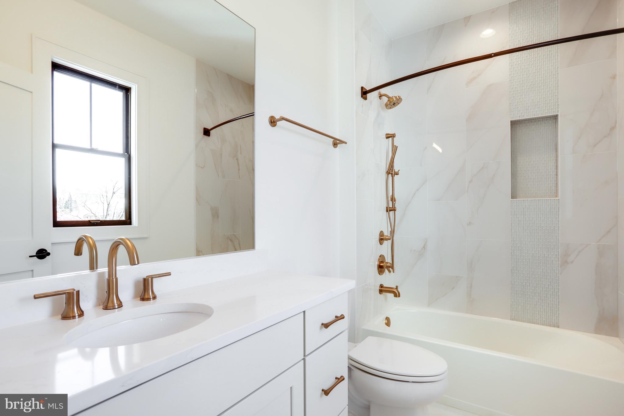 LONGWOOD GROVE - Residential