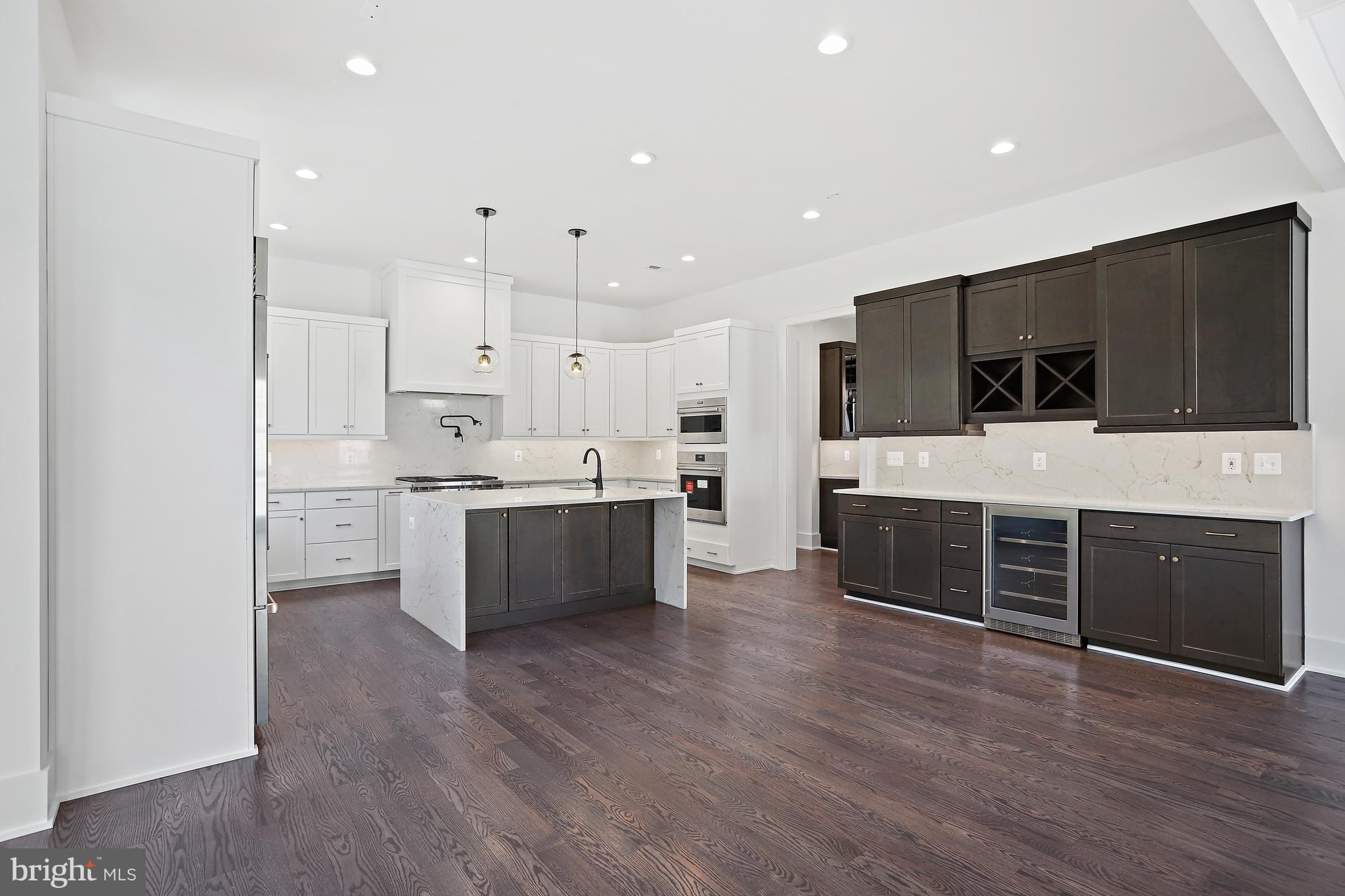 LONGWOOD GROVE - Residential