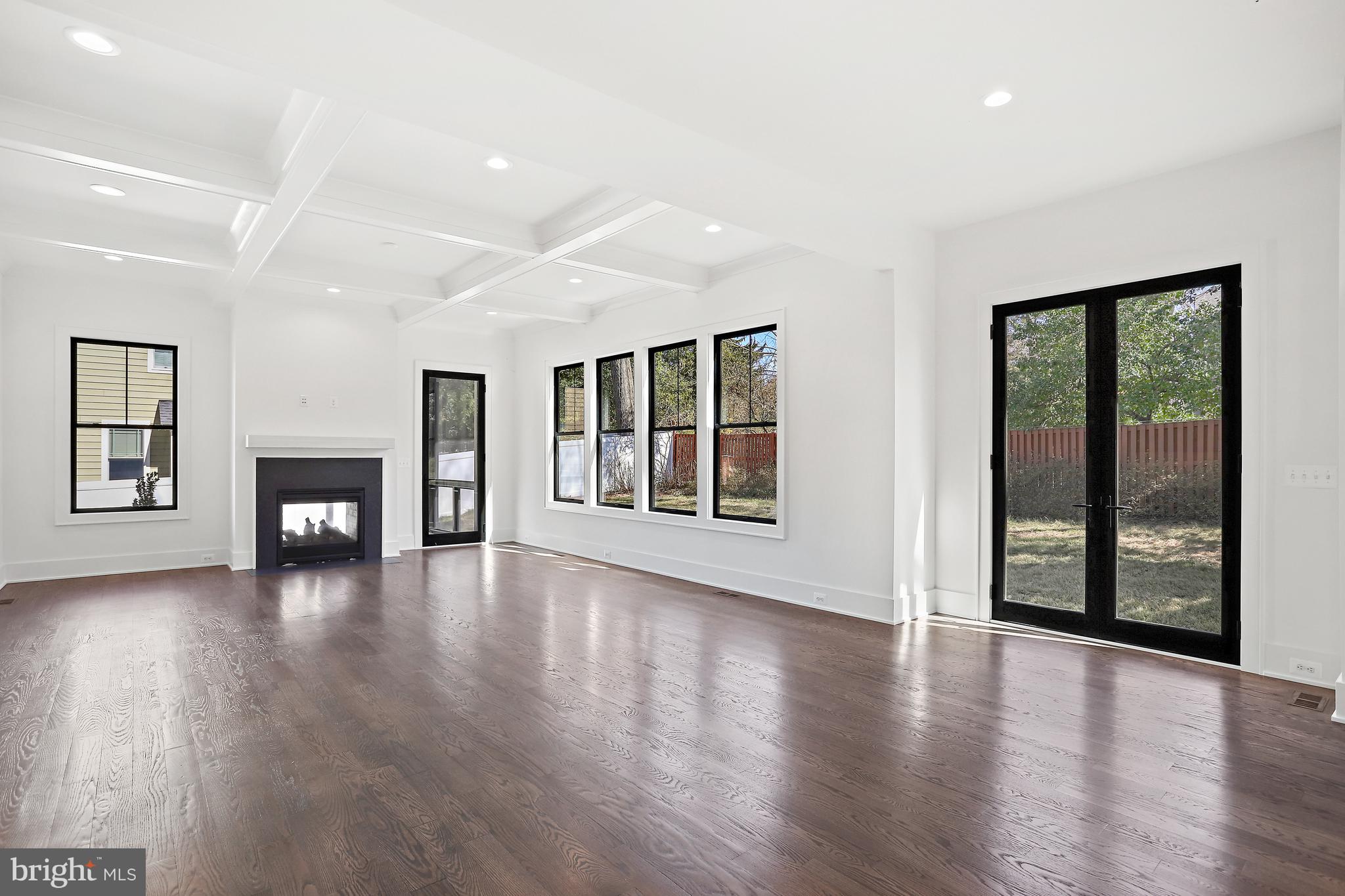 LONGWOOD GROVE - Residential