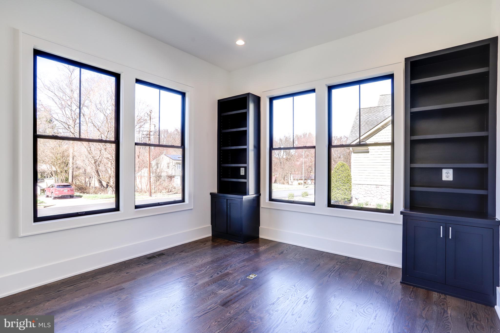 LONGWOOD GROVE - Residential