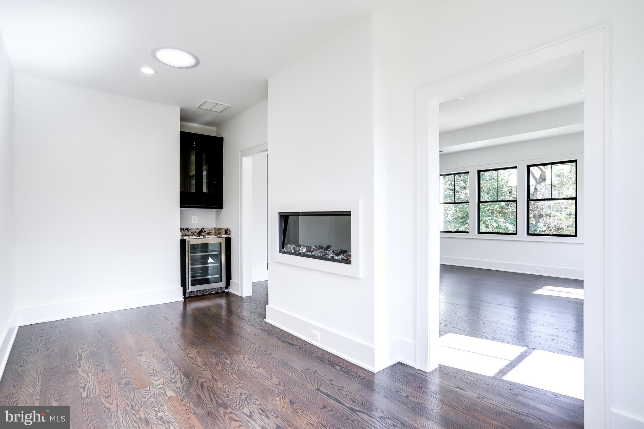 LONGWOOD GROVE - Residential