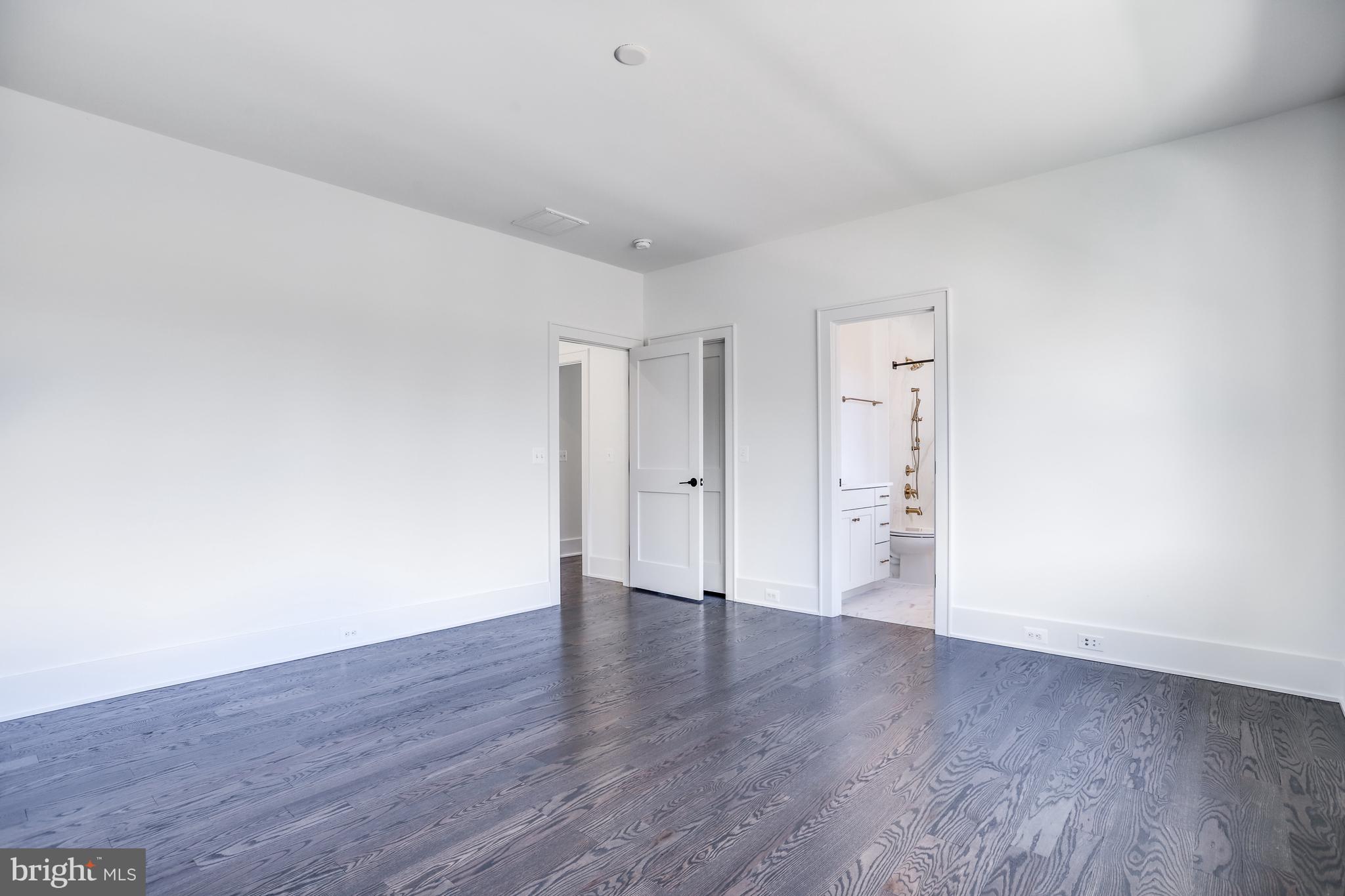 LONGWOOD GROVE - Residential