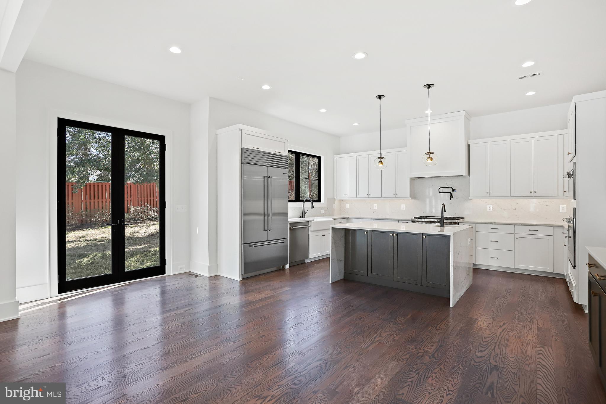 LONGWOOD GROVE - Residential