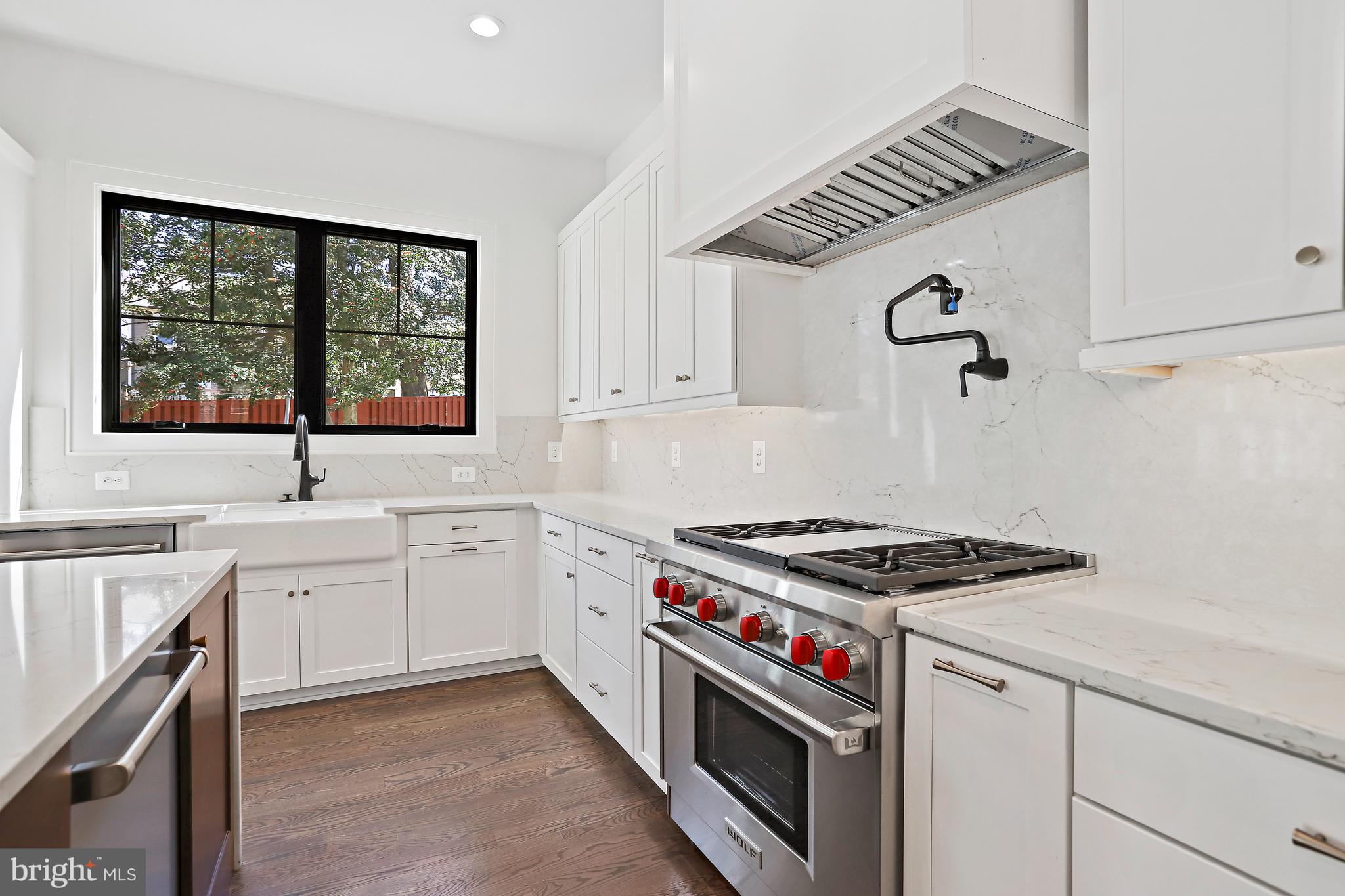 LONGWOOD GROVE - Residential