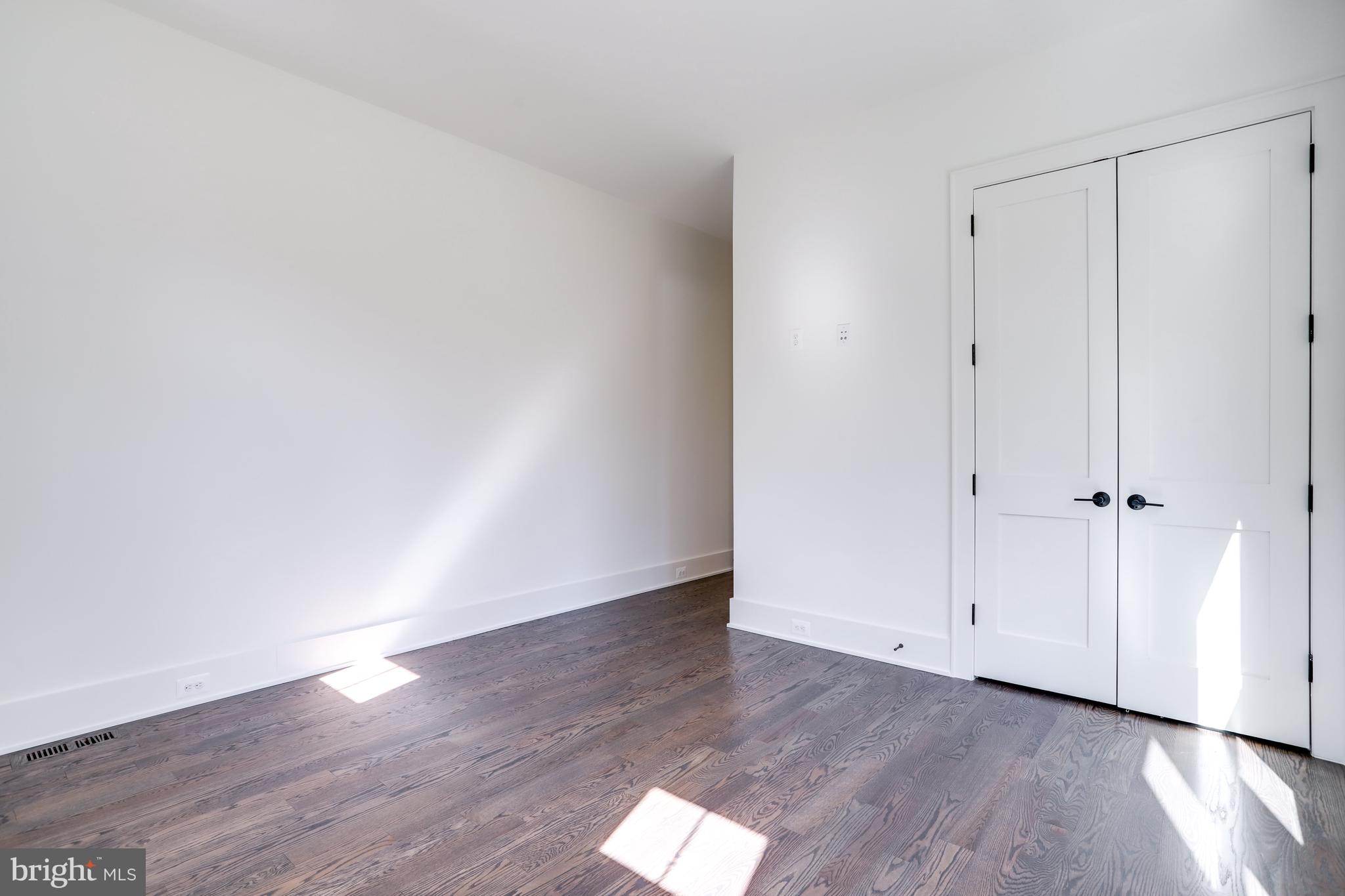 LONGWOOD GROVE - Residential