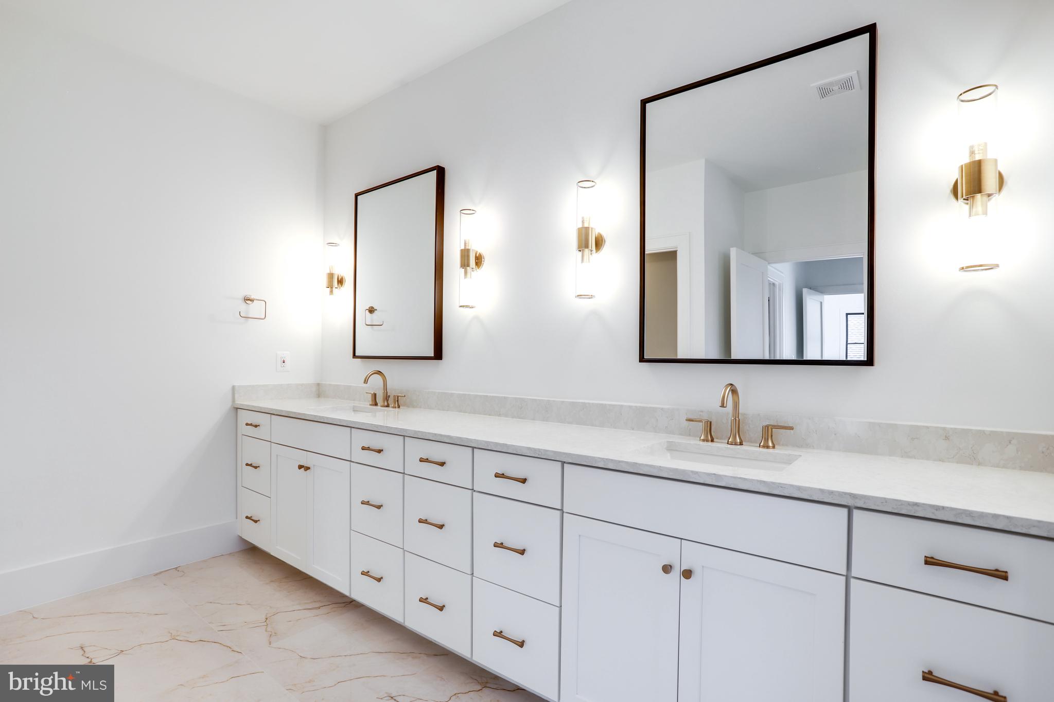 LONGWOOD GROVE - Residential