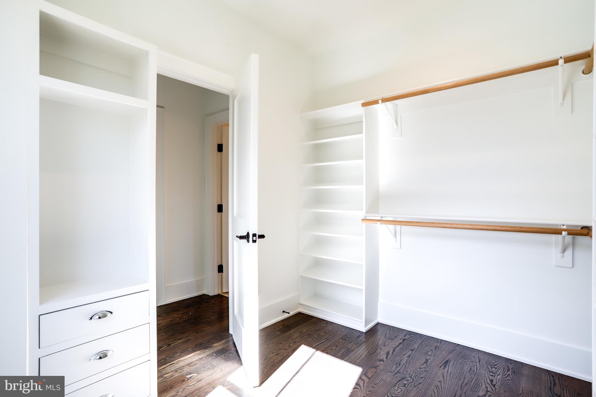 LONGWOOD GROVE - Residential