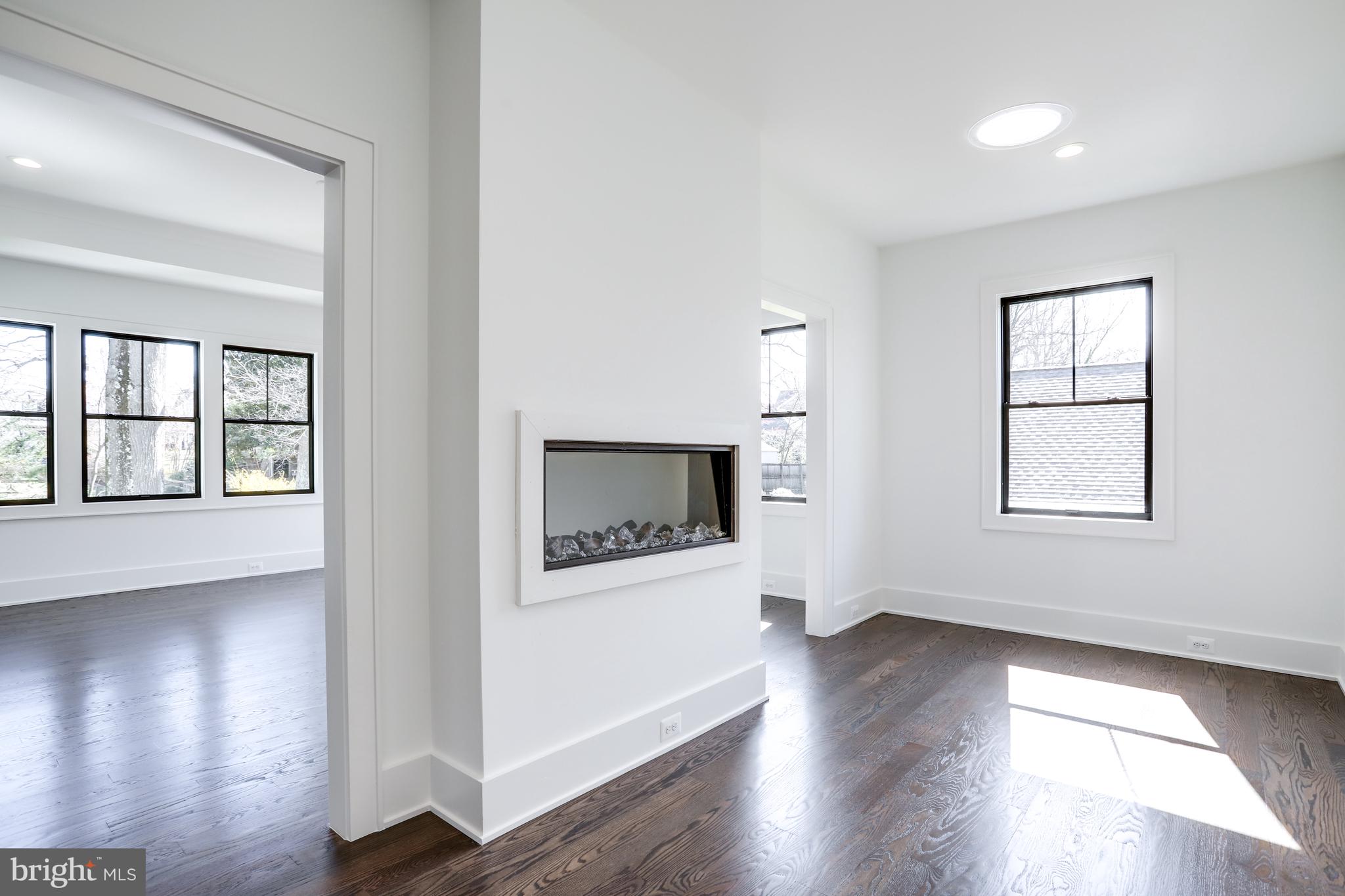 LONGWOOD GROVE - Residential