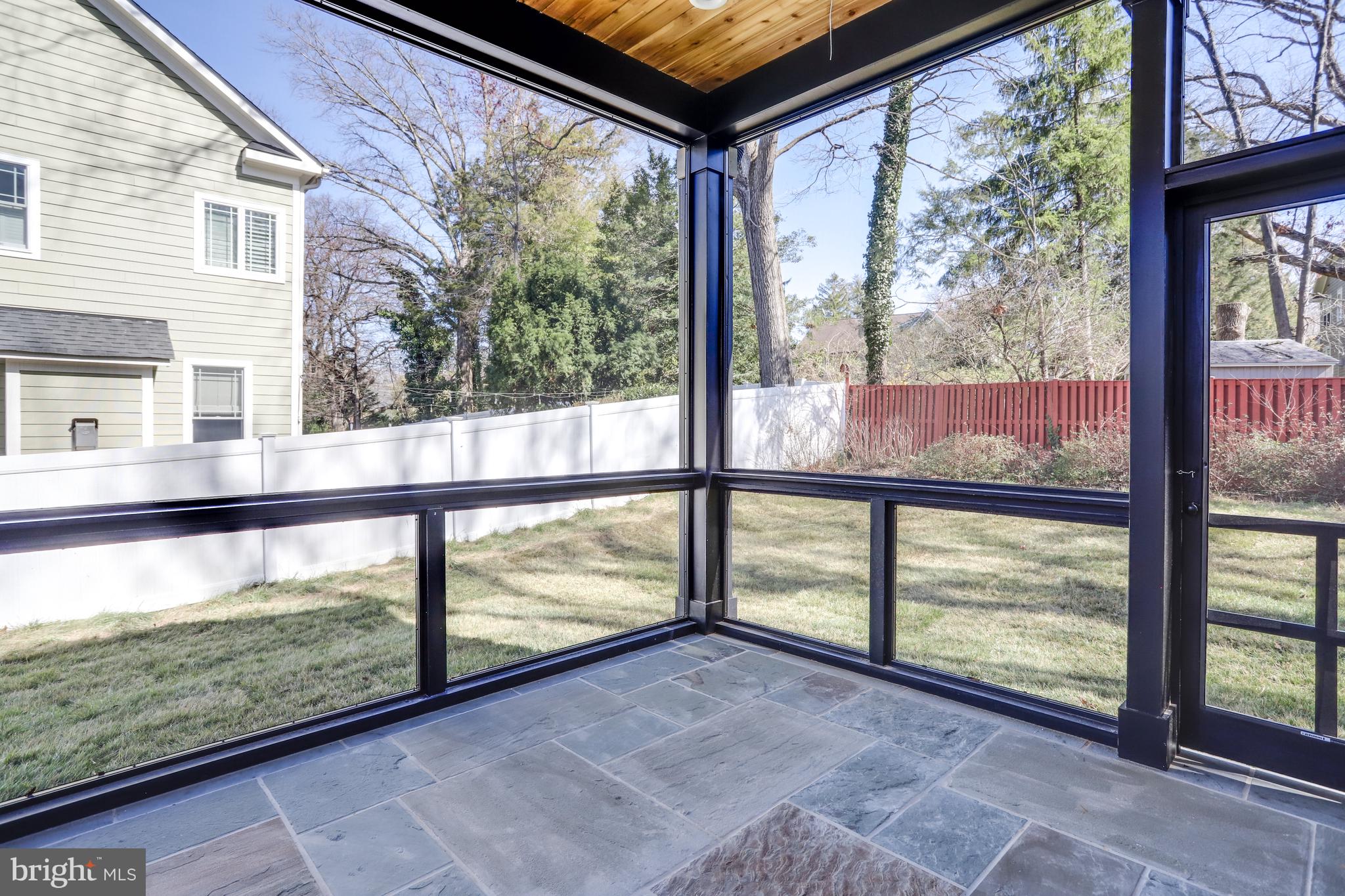 LONGWOOD GROVE - Residential